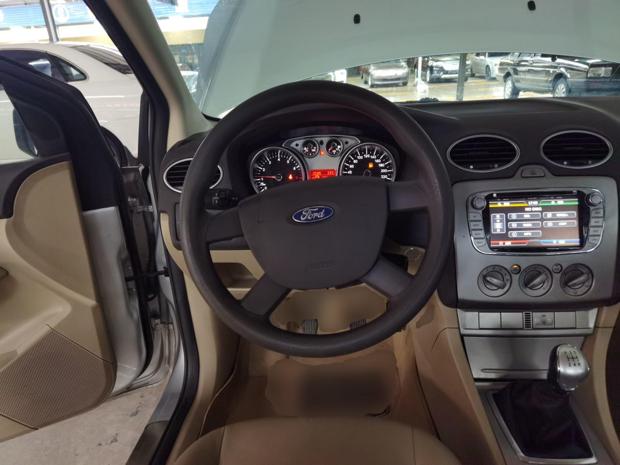 福特 福克斯 2012款 三厢经典 1.8L 手动时尚型