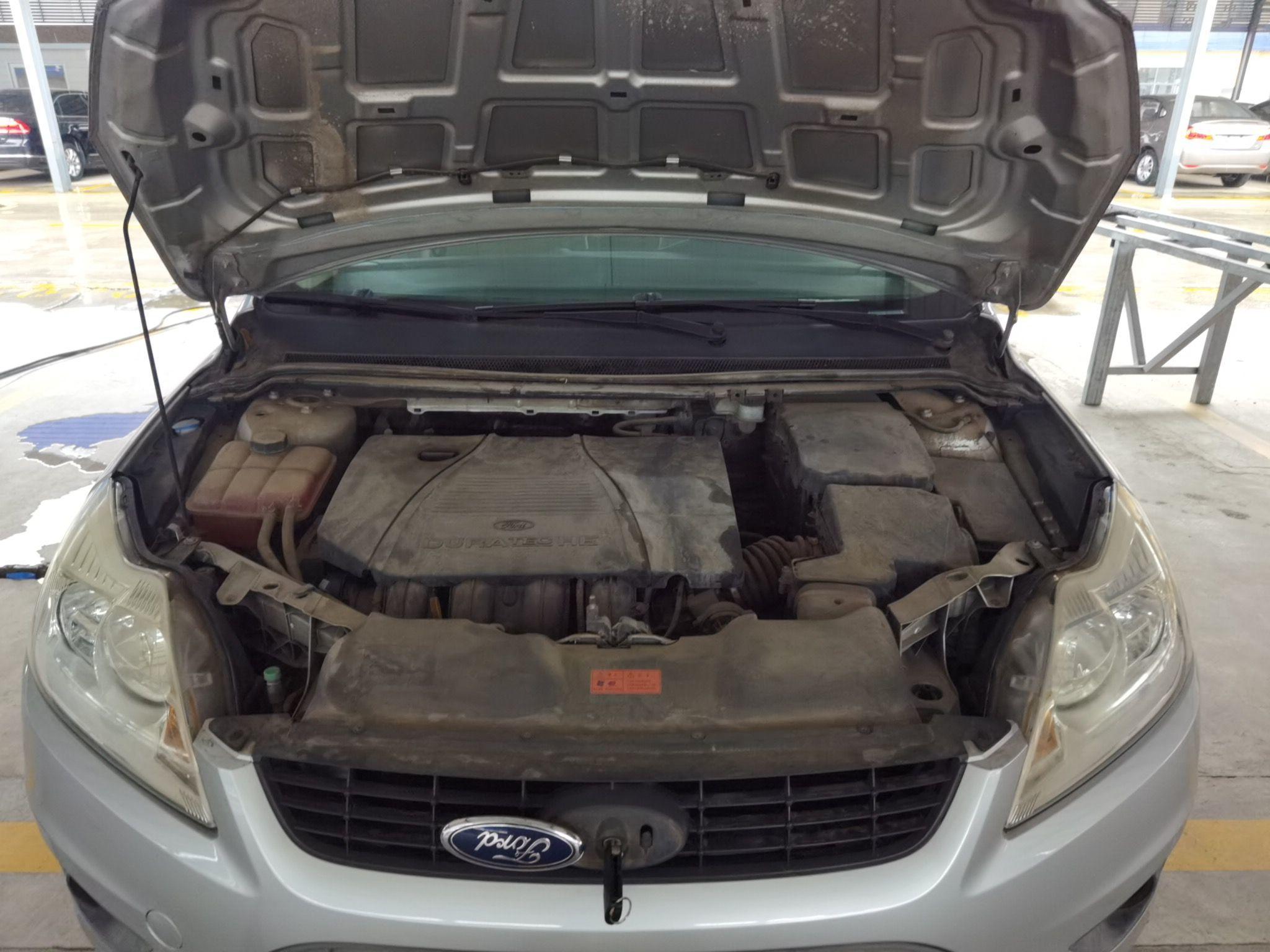 福特 福克斯 2012款 三厢经典 1.8L 手动时尚型