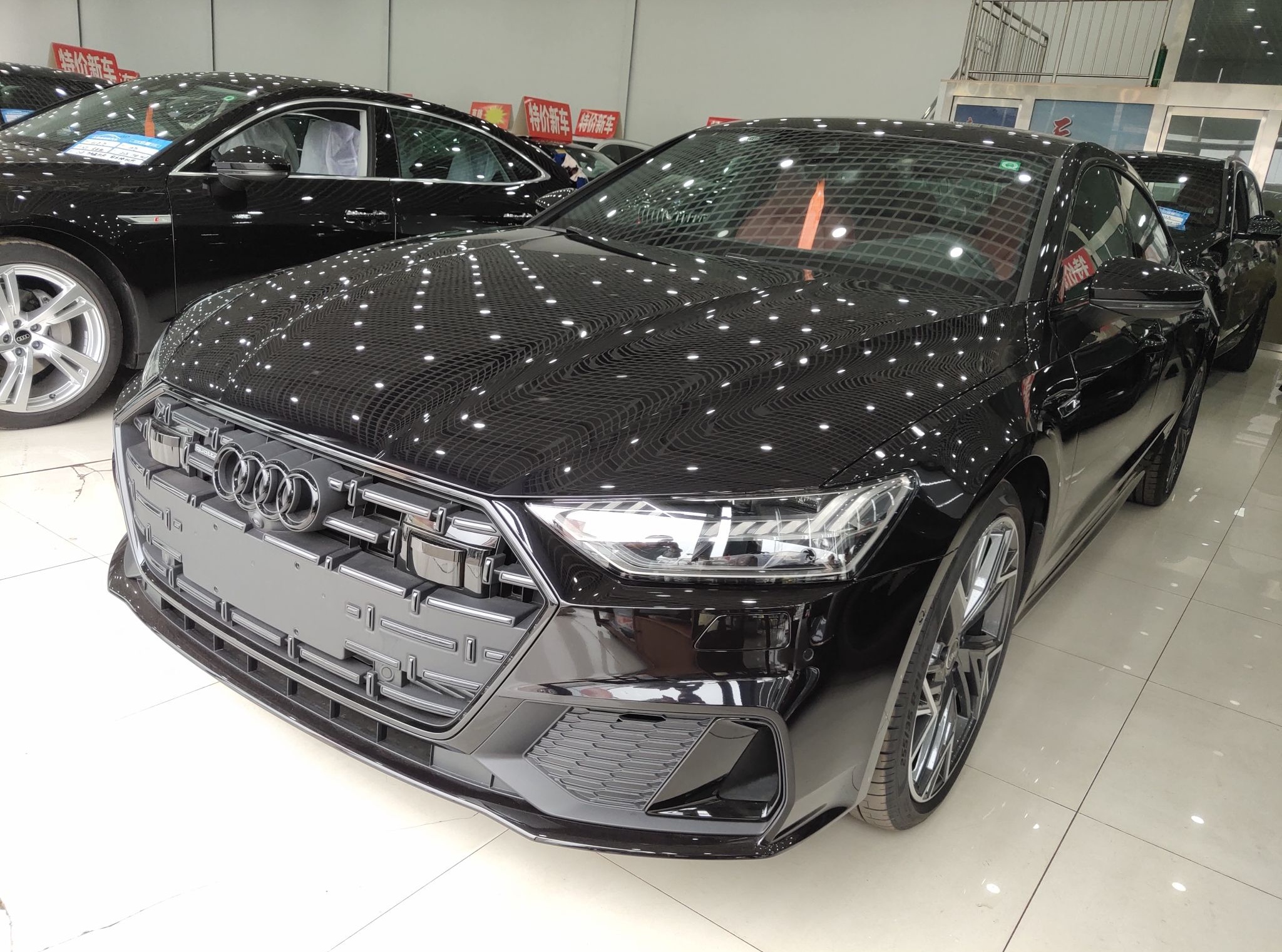 奥迪A7L 2023款 45 TFSI quattro S-line 黑武士版