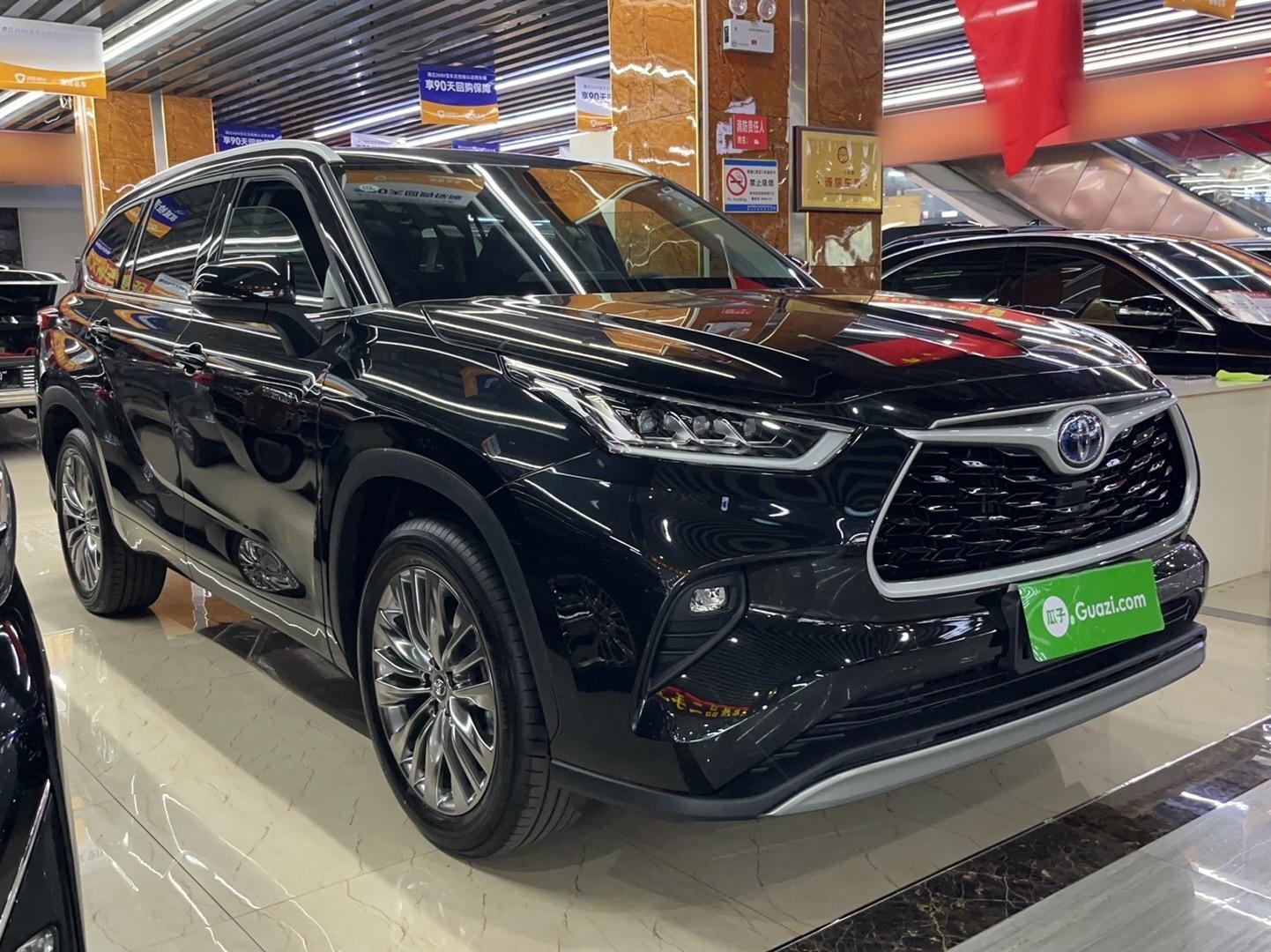 丰田 汉兰达 2023款 2.5L智能电混双擎四驱尊贵版 7座