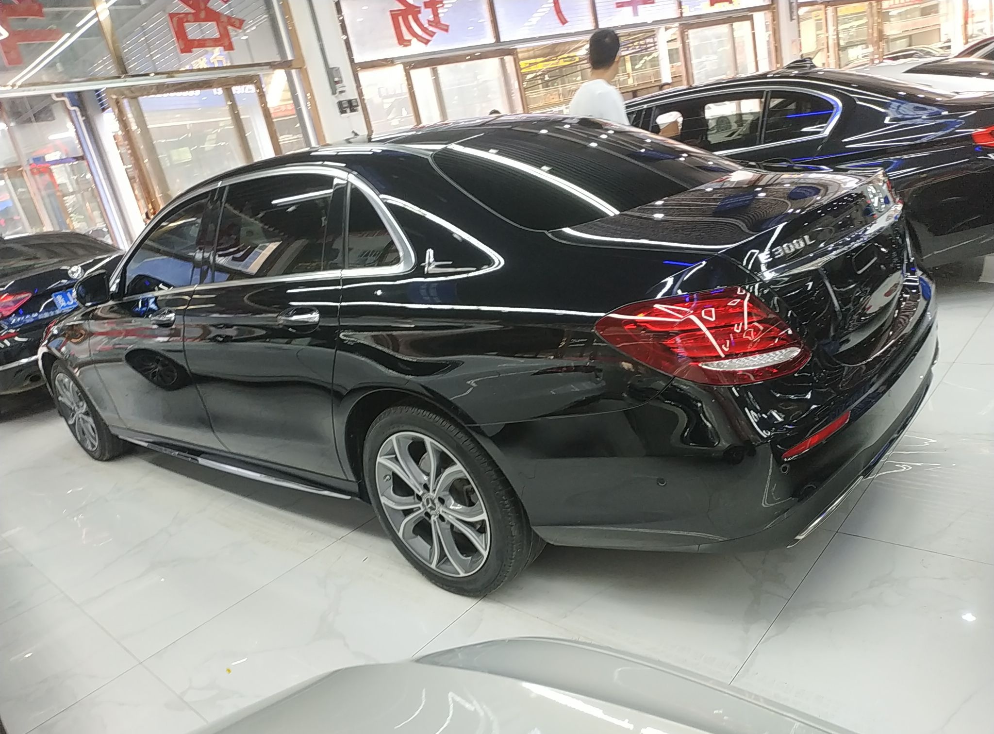 奔驰E级 2020款 改款 E 300 L 运动时尚型