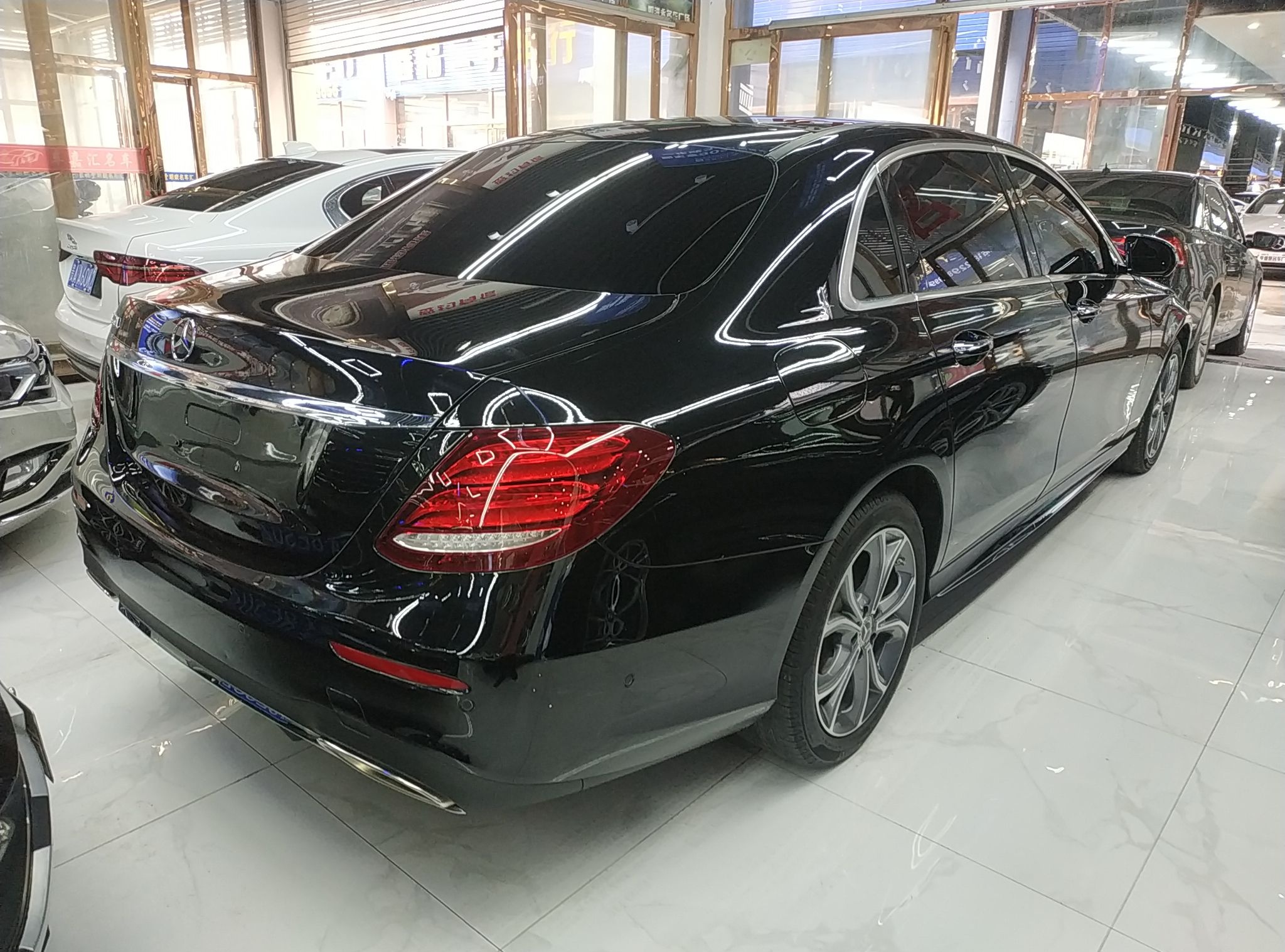 奔驰E级 2020款 改款 E 300 L 运动时尚型