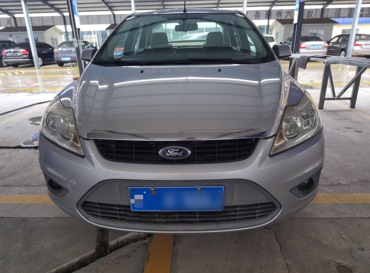 福特 福克斯 2012款 三厢经典 1.8L 手动时尚型