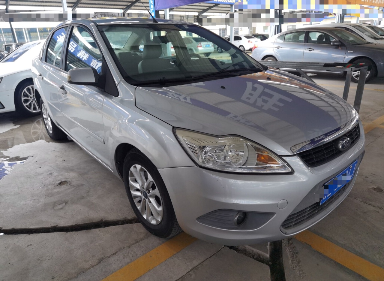 福特 福克斯 2012款 三厢经典 1.8L 手动时尚型