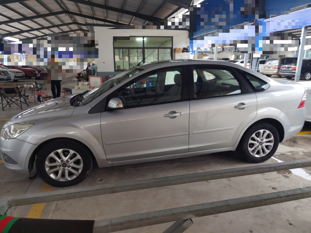 福特 福克斯 2012款 三厢经典 1.8L 手动时尚型