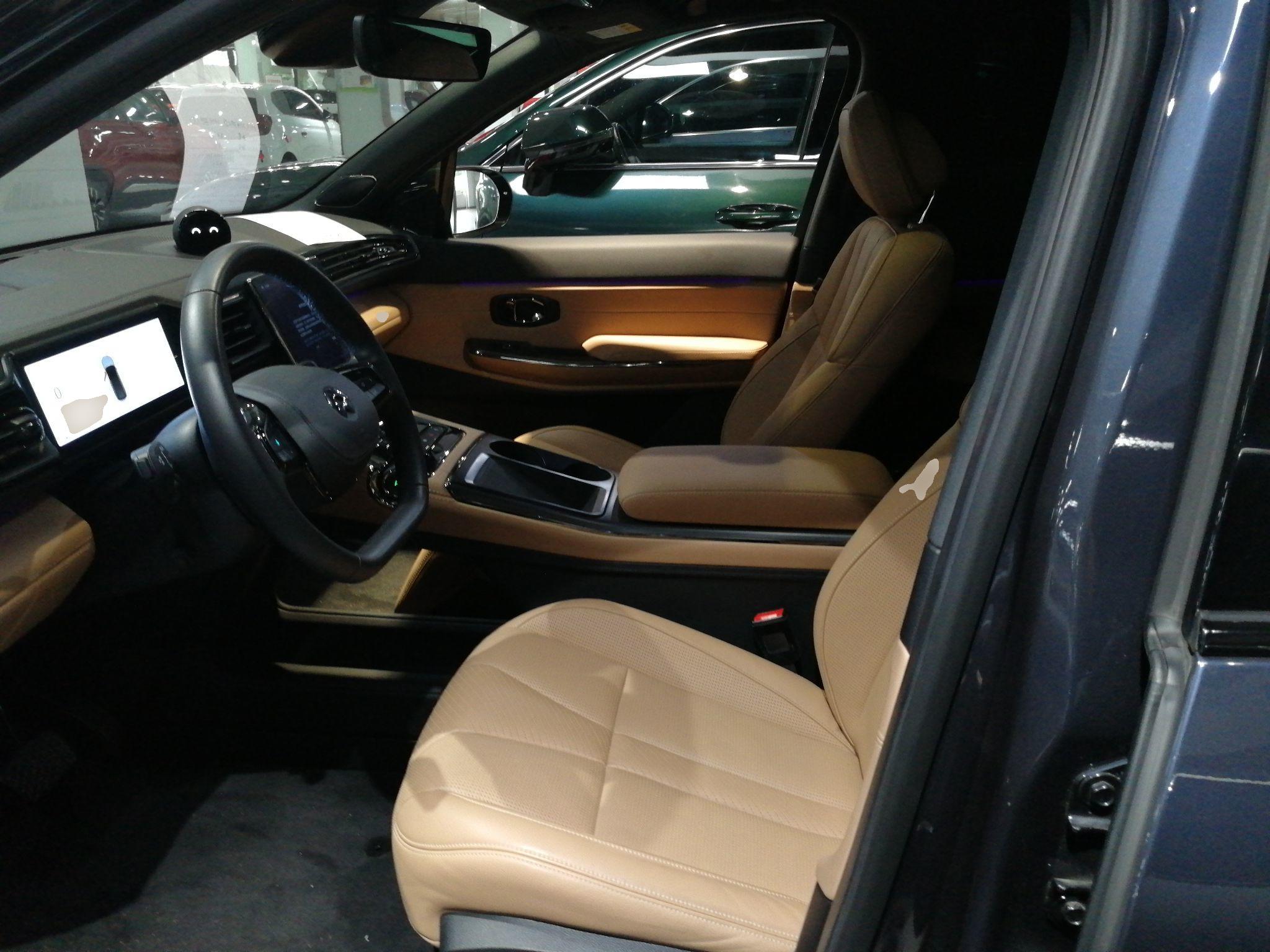 蔚来ES8 2020款 415KM 基准版 六座版