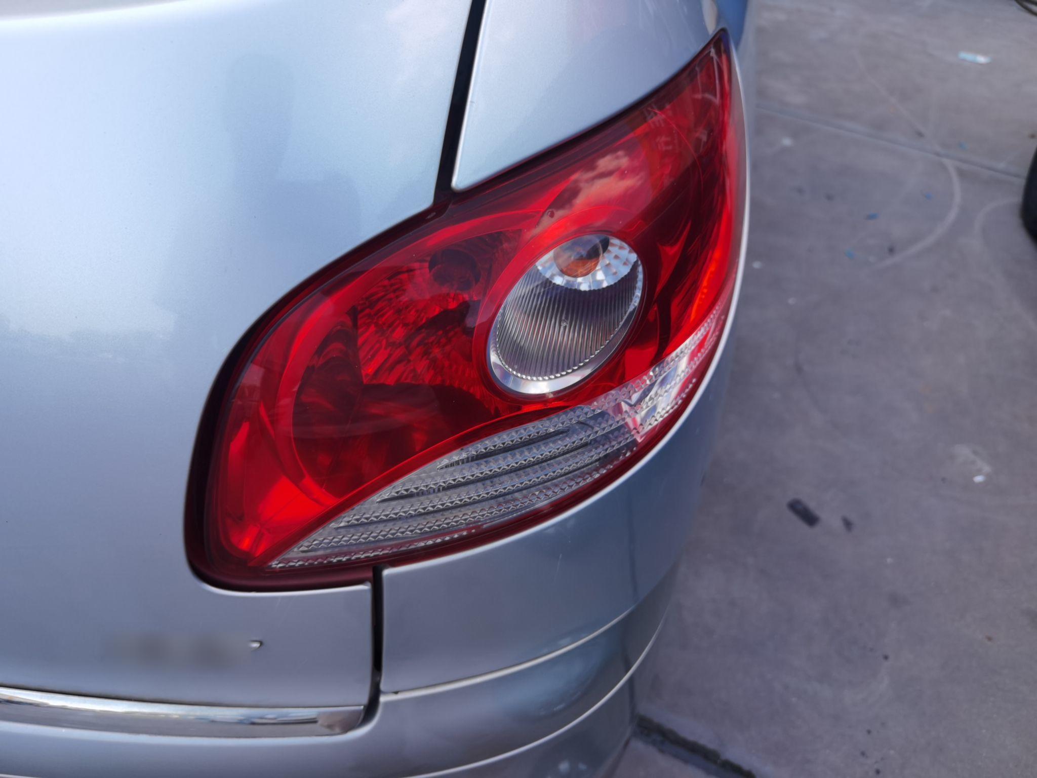 标致207 2011款 三厢 1.4L 手动驭乐版