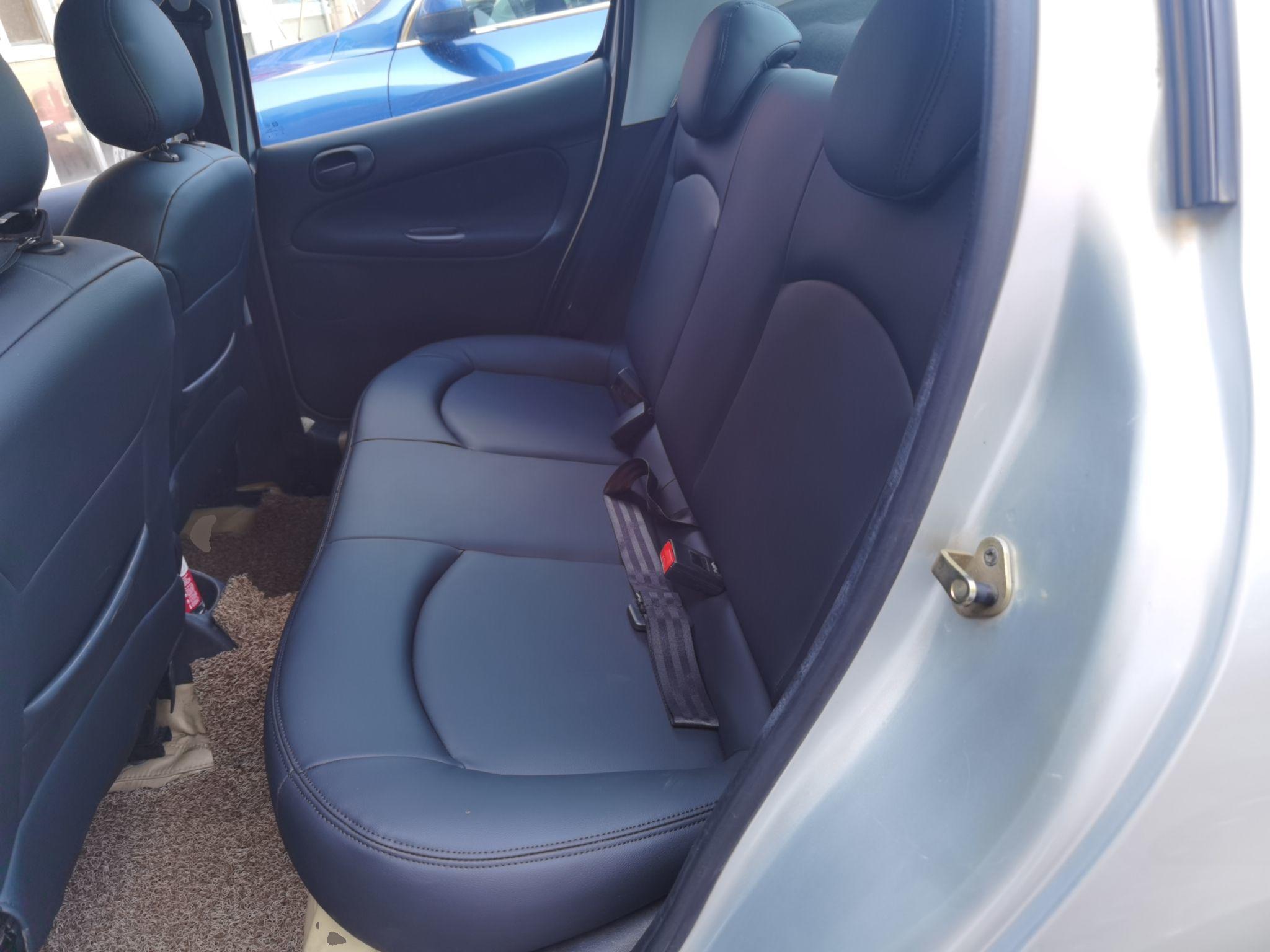 标致207 2011款 三厢 1.4L 手动驭乐版