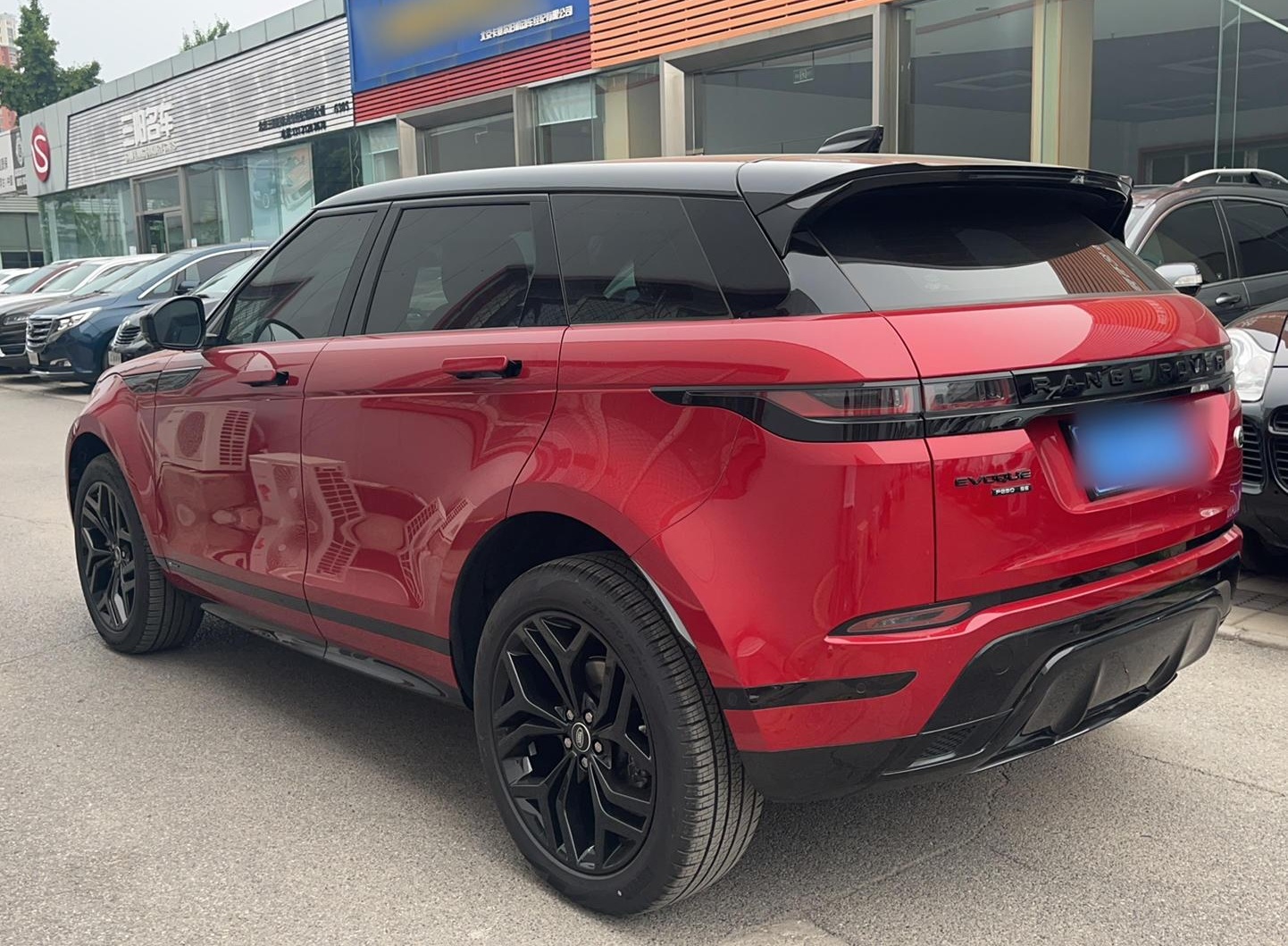 路虎 揽胜极光 2020款 249PS R-DYNAMIC S 曜黑运动科技版