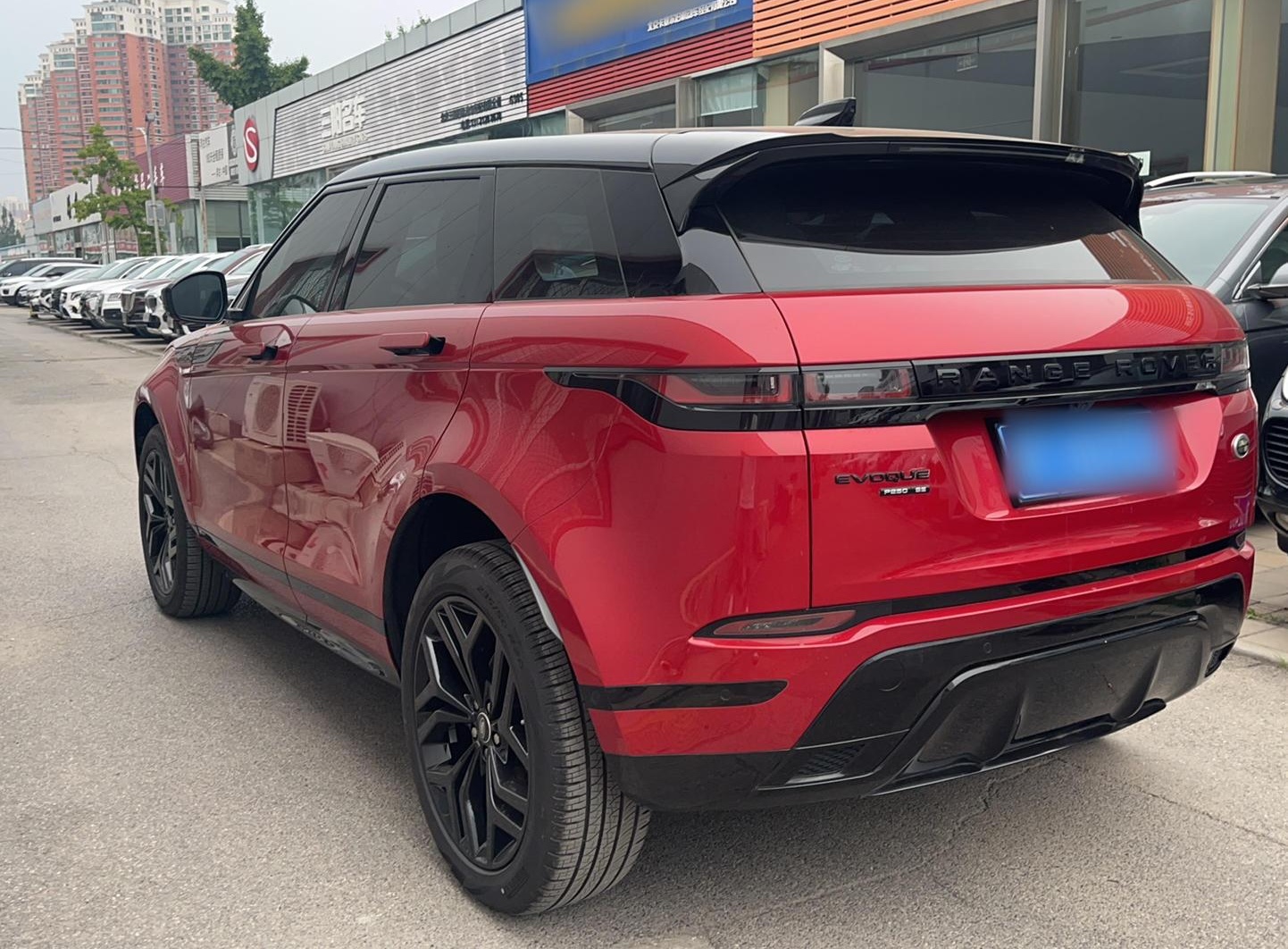 路虎 揽胜极光 2020款 249PS R-DYNAMIC S 曜黑运动科技版