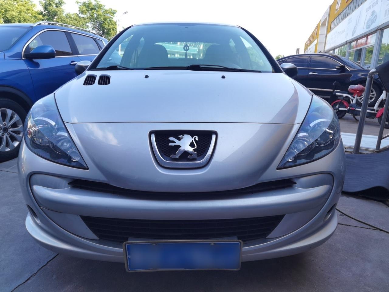 标致207 2011款 三厢 1.4L 手动驭乐版