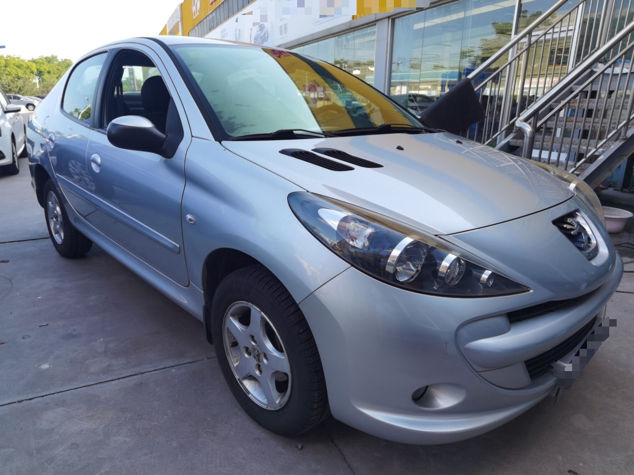 标致207 2011款 三厢 1.4L 手动驭乐版