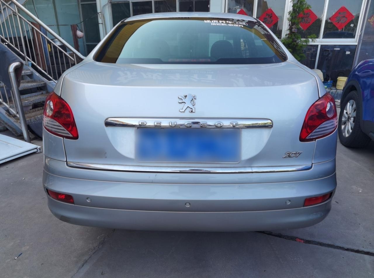 标致207 2011款 三厢 1.4L 手动驭乐版