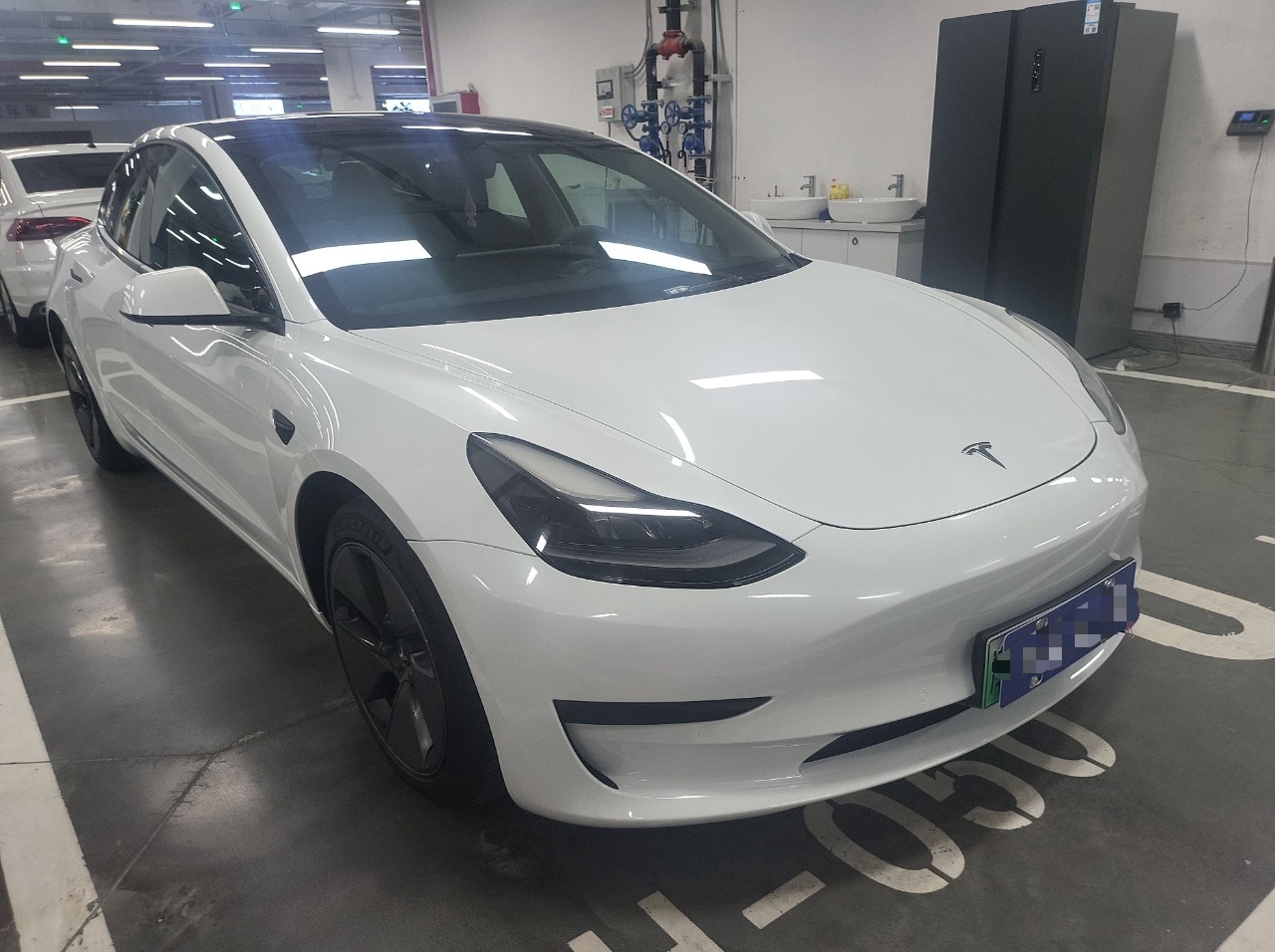 特斯拉 Model 3 2021款 标准续航后驱升级版