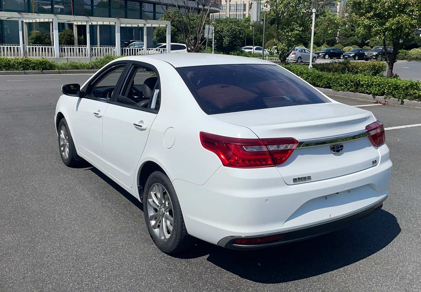 吉利汽车 远景 2019款 升级版 1.5L CVT尊贵型 国VI