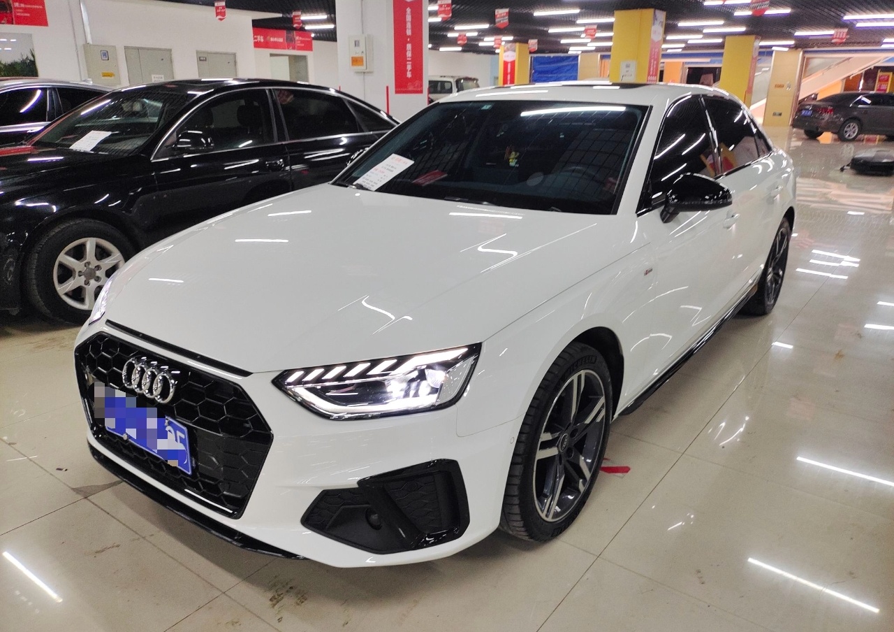 奥迪A4L 2022款 40 TFSI 豪华动感型