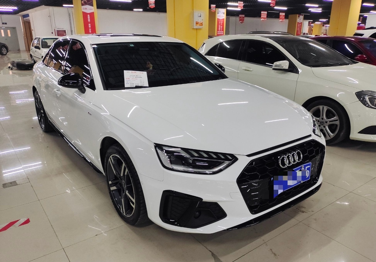 奥迪A4L 2022款 40 TFSI 豪华动感型