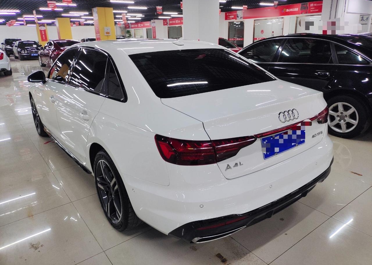 奥迪A4L 2022款 40 TFSI 豪华动感型