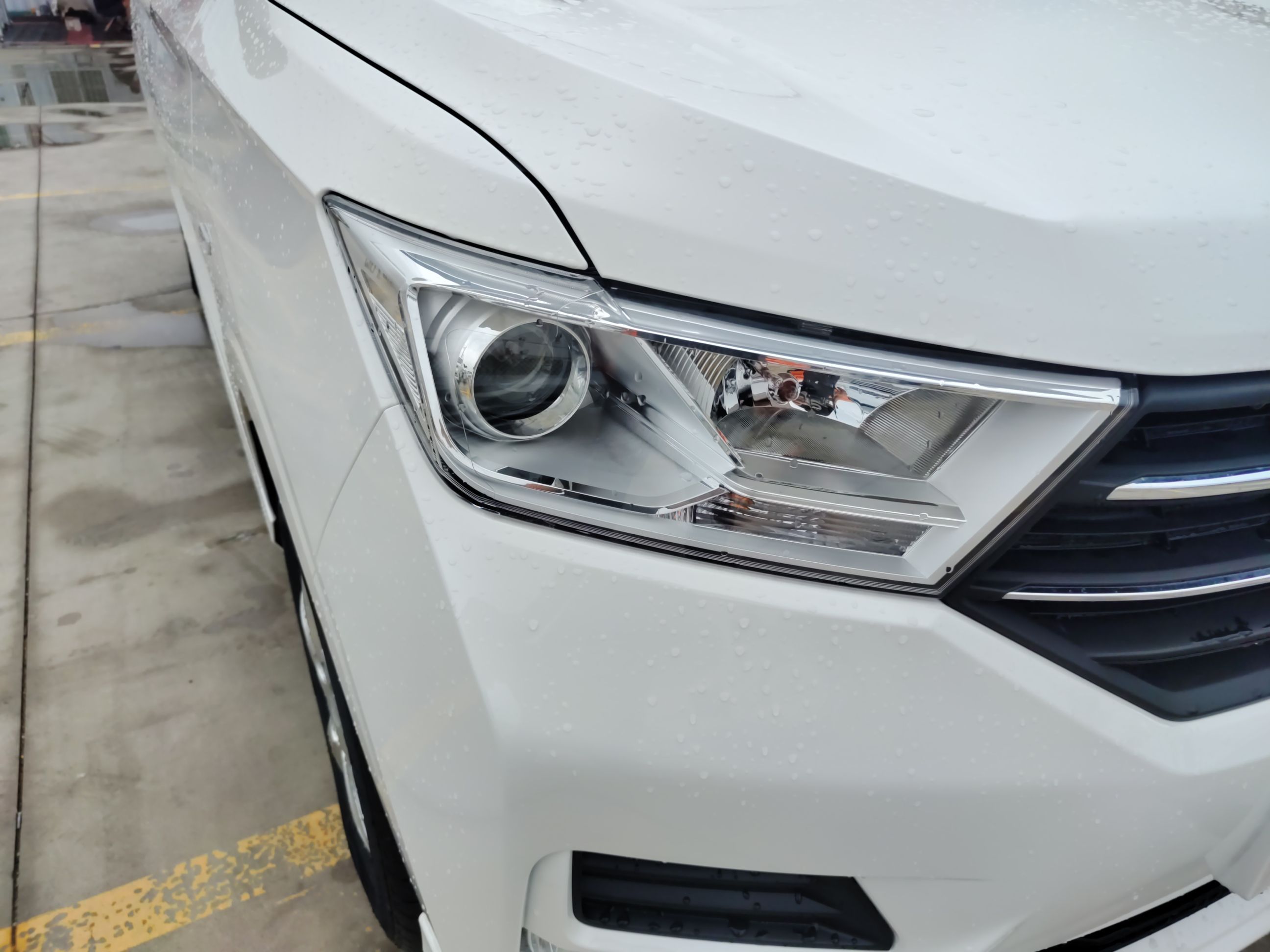 五菱汽车 五菱宏光 2021款 1.5L改款 S标准型 电动助力LAR