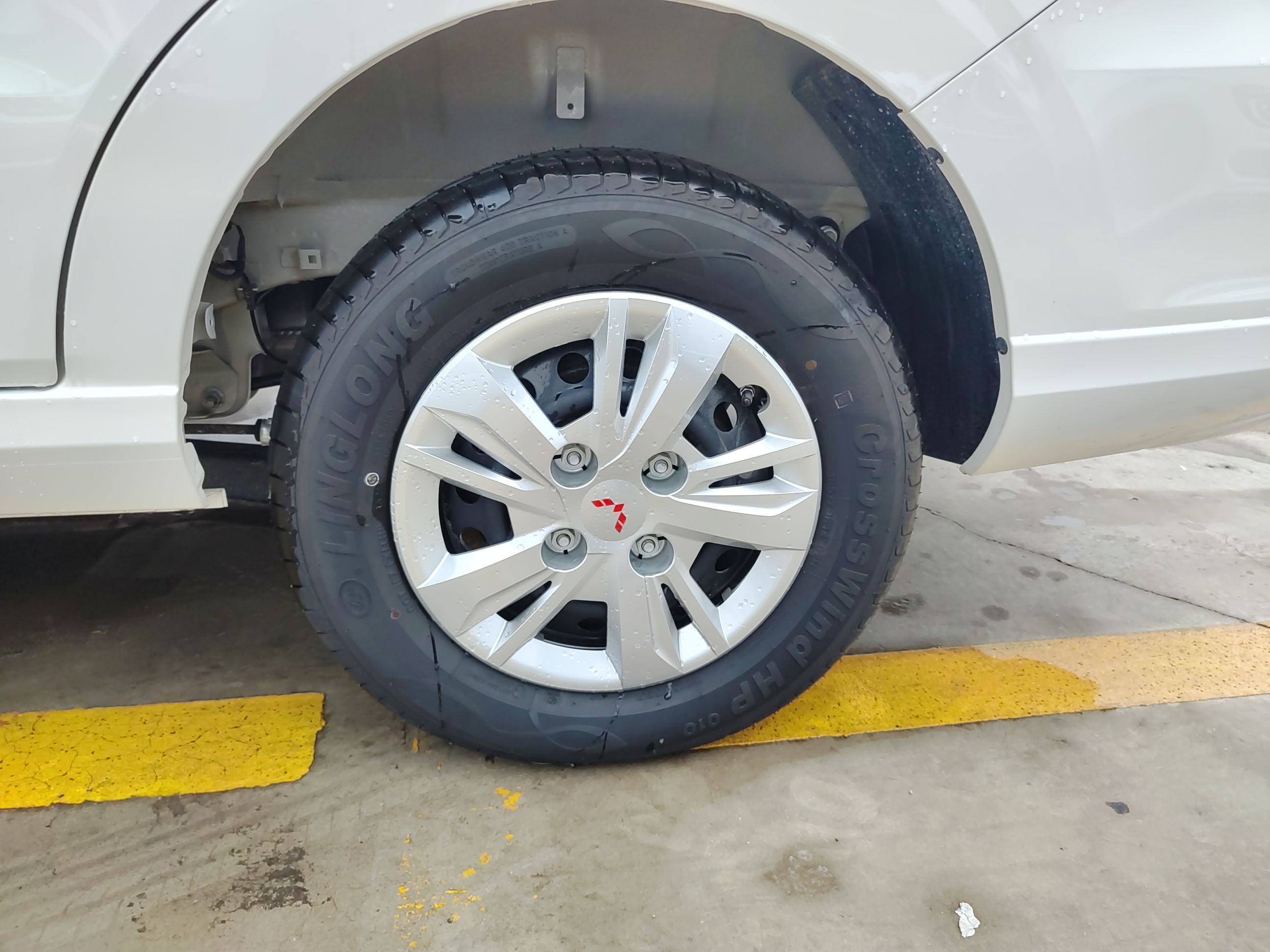 五菱汽车 五菱宏光 2021款 1.5L改款 S标准型 电动助力LAR