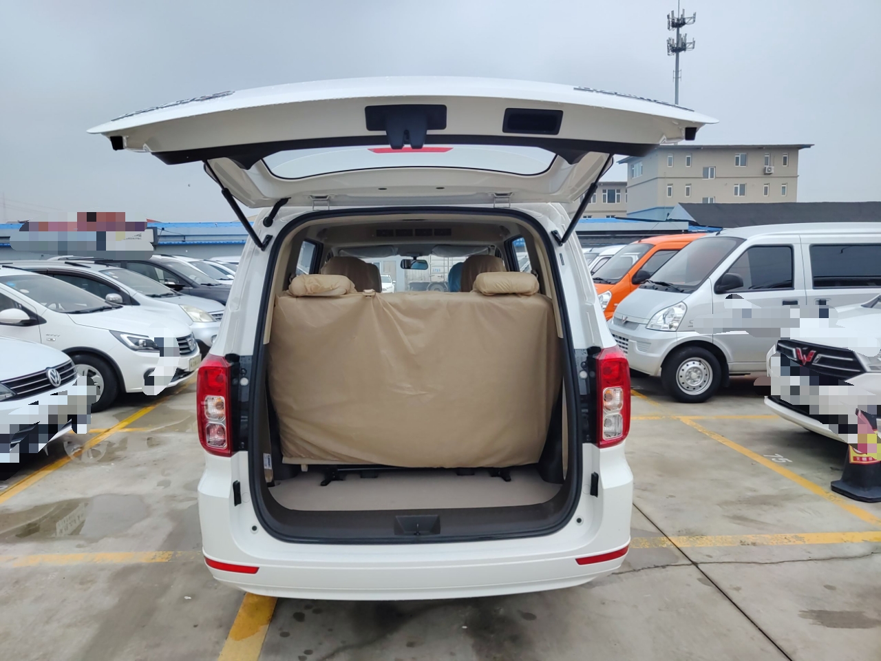 五菱汽车 五菱宏光 2021款 1.5L改款 S标准型 电动助力LAR