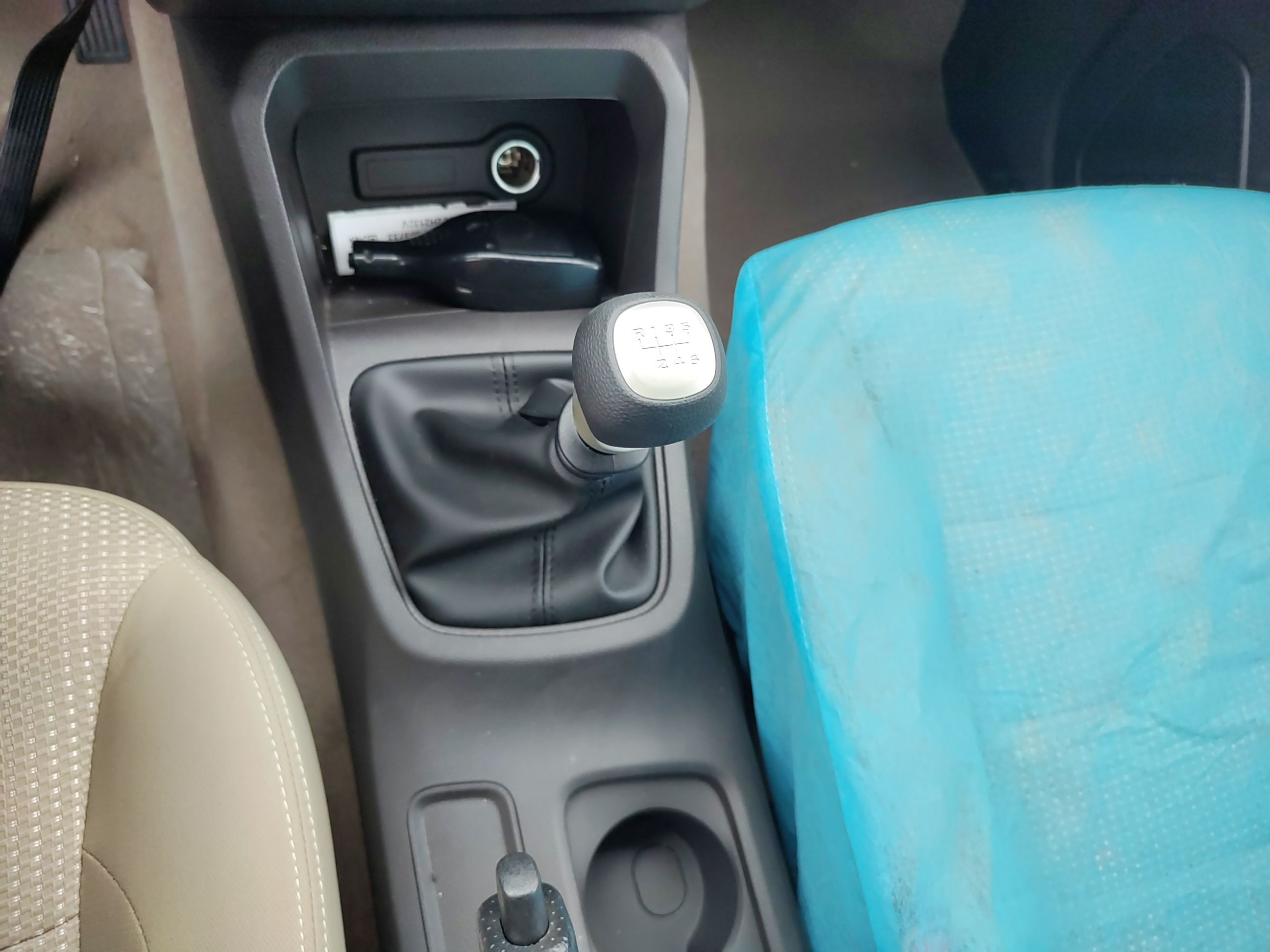 五菱汽车 五菱宏光 2021款 1.5L改款 S标准型 电动助力LAR