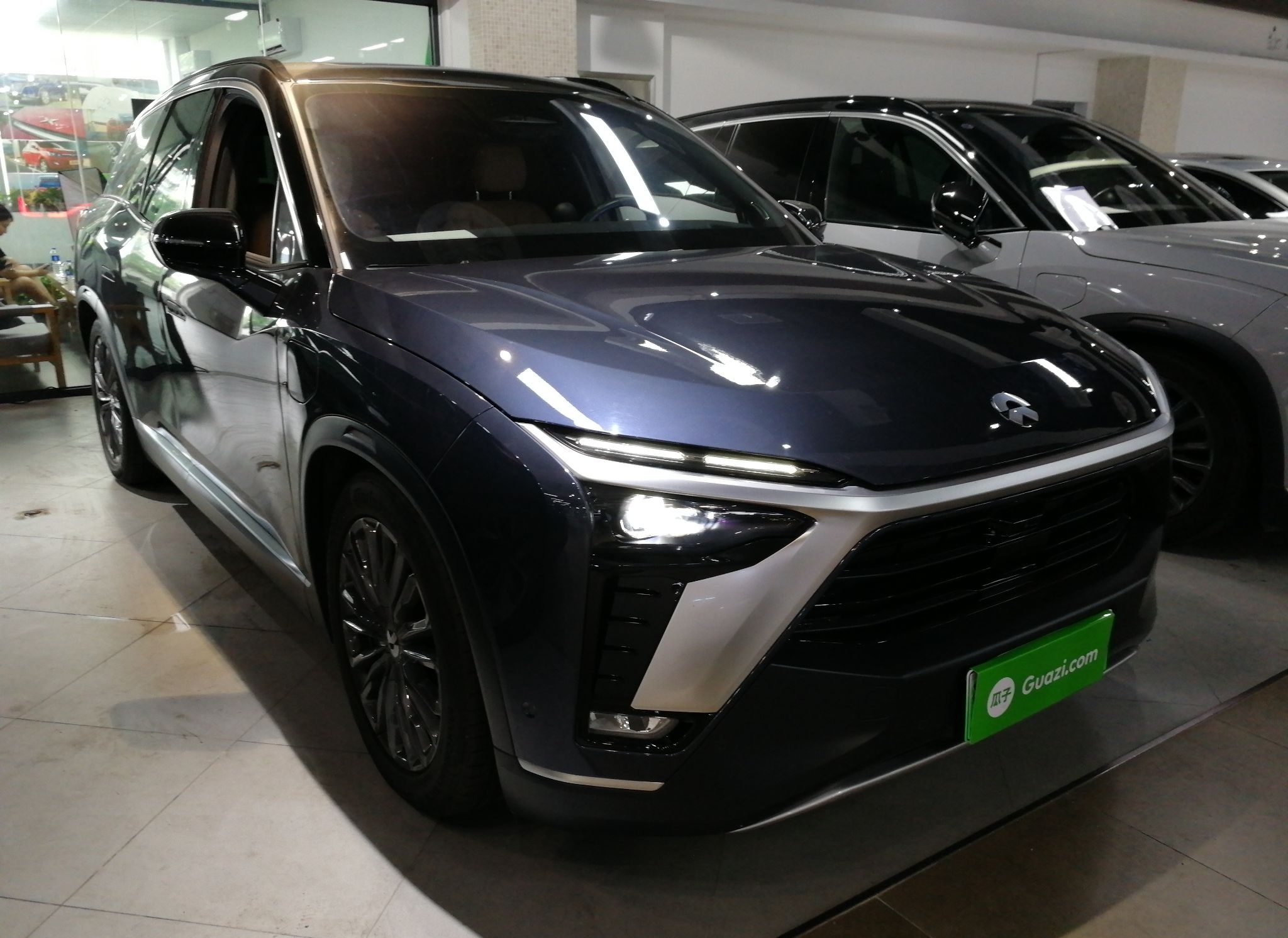 蔚来ES8 2020款 415KM 基准版 六座版