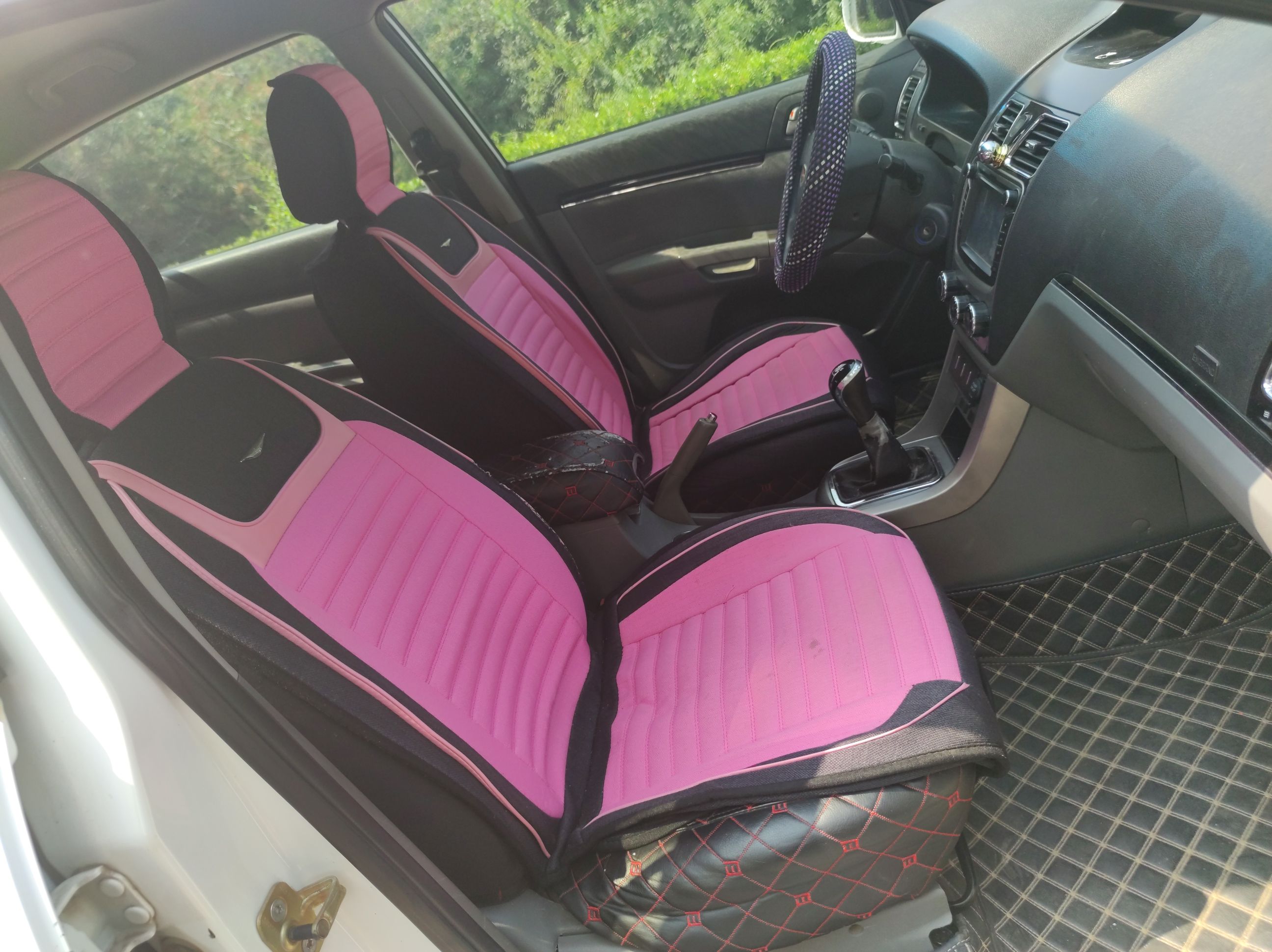 吉利汽车 经典帝豪 2013款 两厢 1.5L 手动进取型