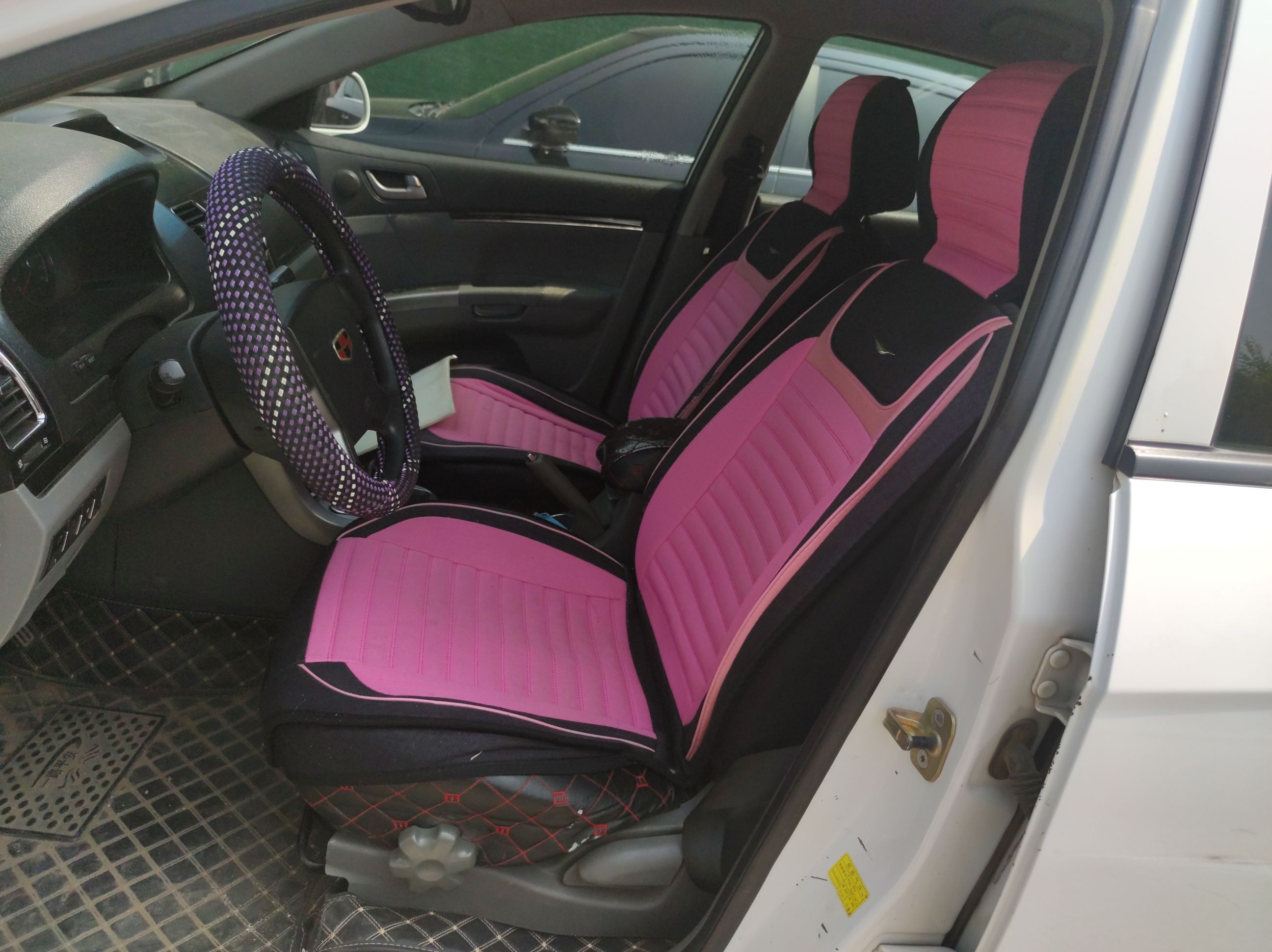 吉利汽车 经典帝豪 2013款 两厢 1.5L 手动进取型