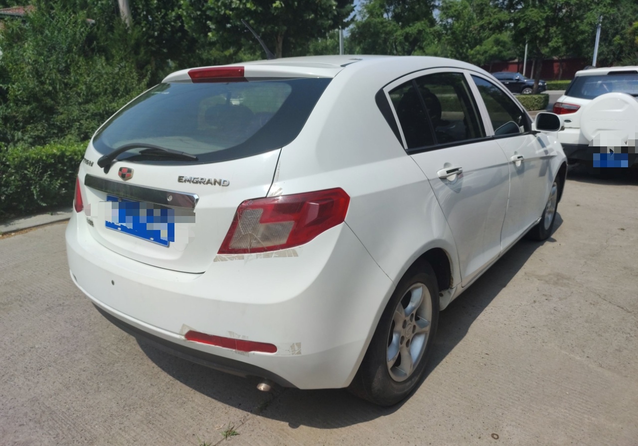 吉利汽车 经典帝豪 2013款 两厢 1.5L 手动进取型