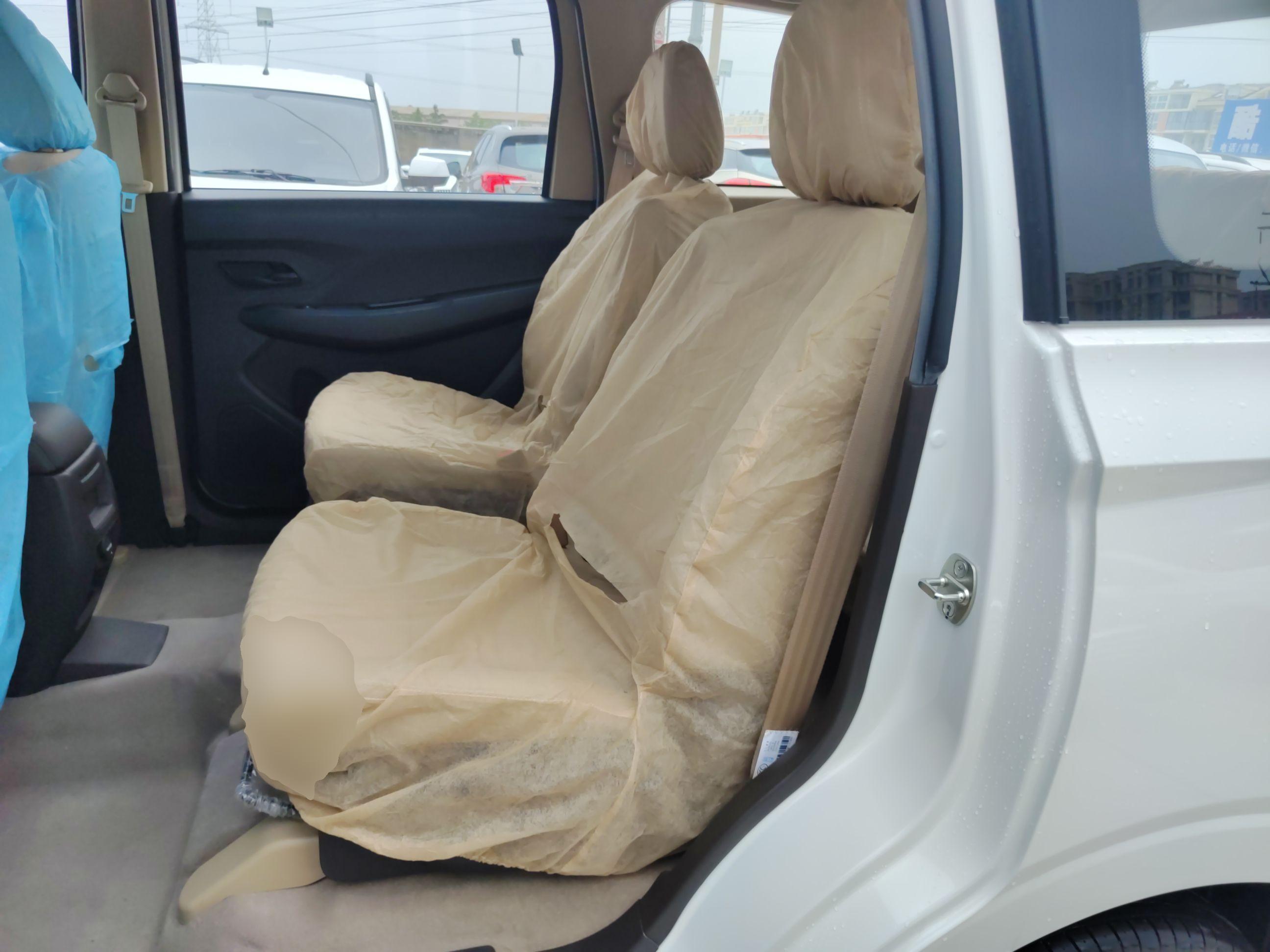 五菱汽车 五菱宏光 2021款 1.5L改款 S标准型 电动助力LAR