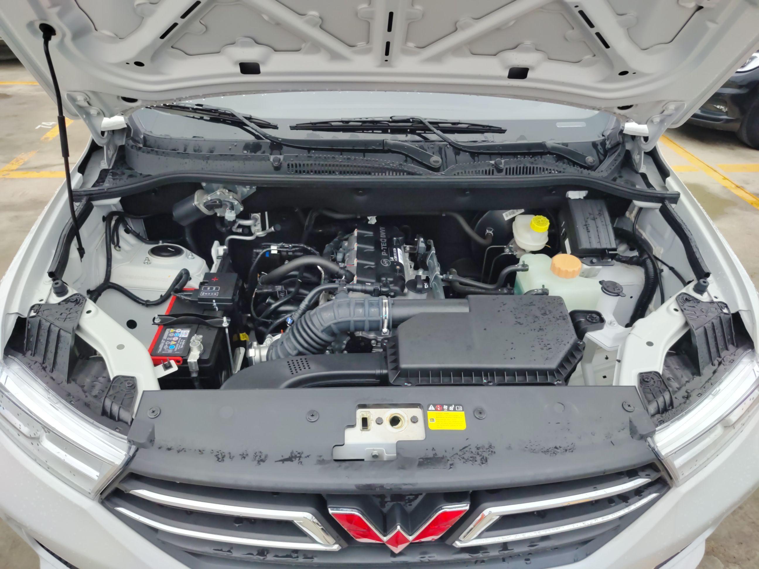 五菱汽车 五菱宏光 2021款 1.5L改款 S标准型 电动助力LAR