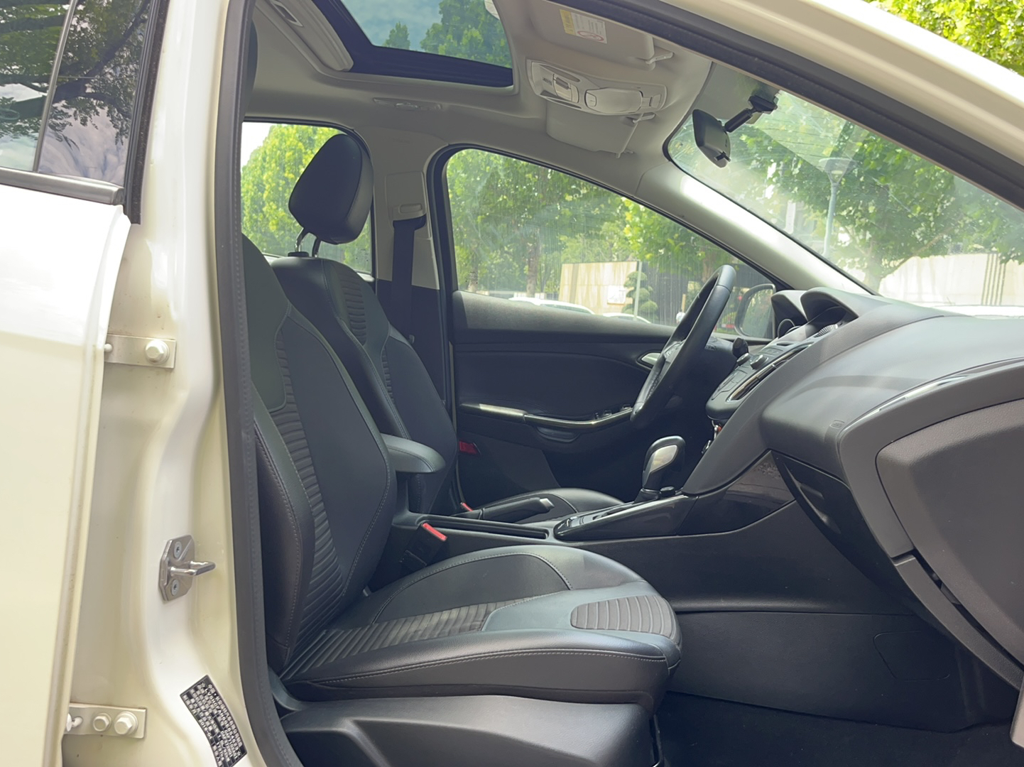 福特 福克斯 2015款 三厢 EcoBoost 125 自动超能风尚型