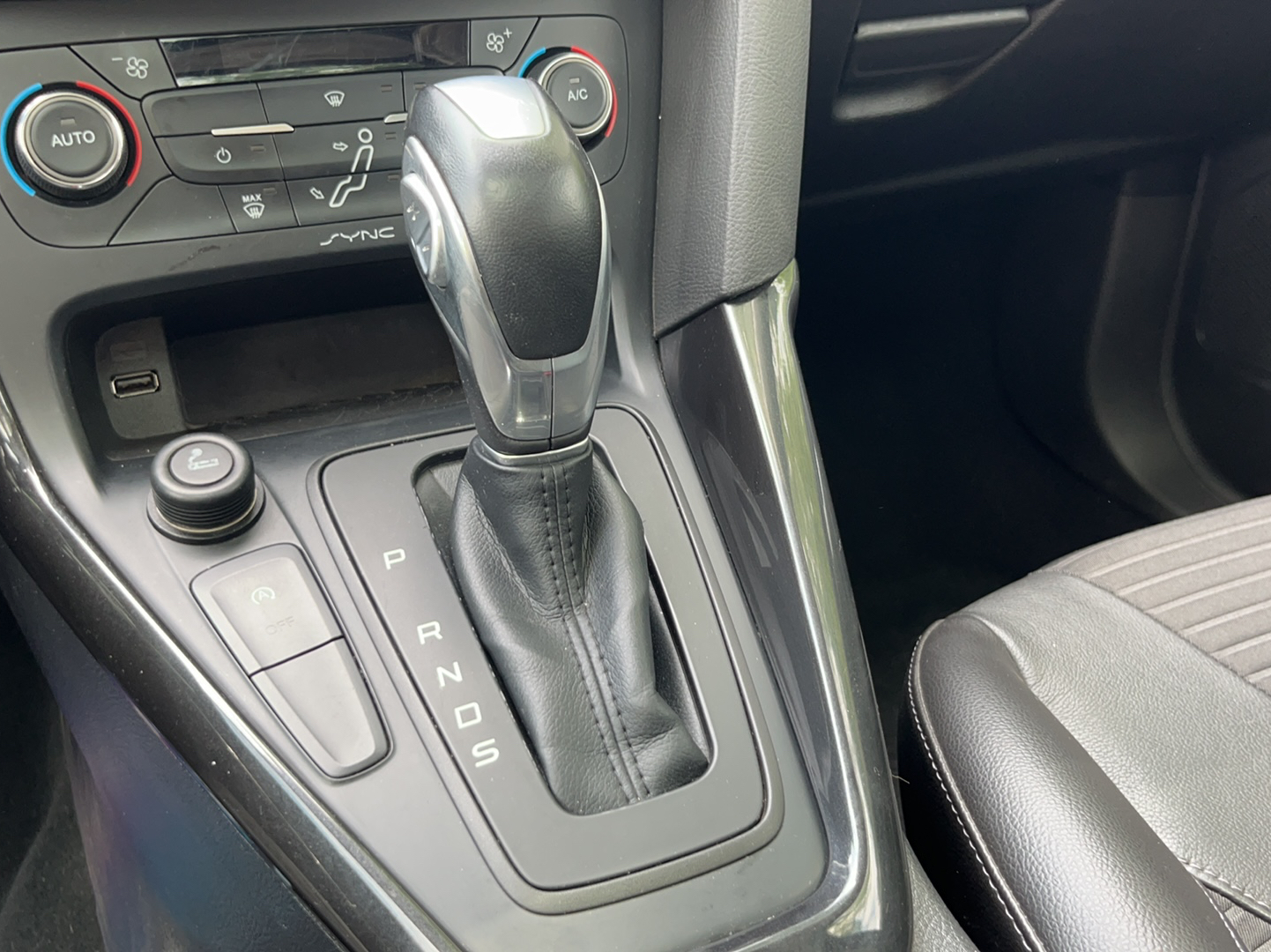 福特 福克斯 2015款 三厢 EcoBoost 125 自动超能风尚型