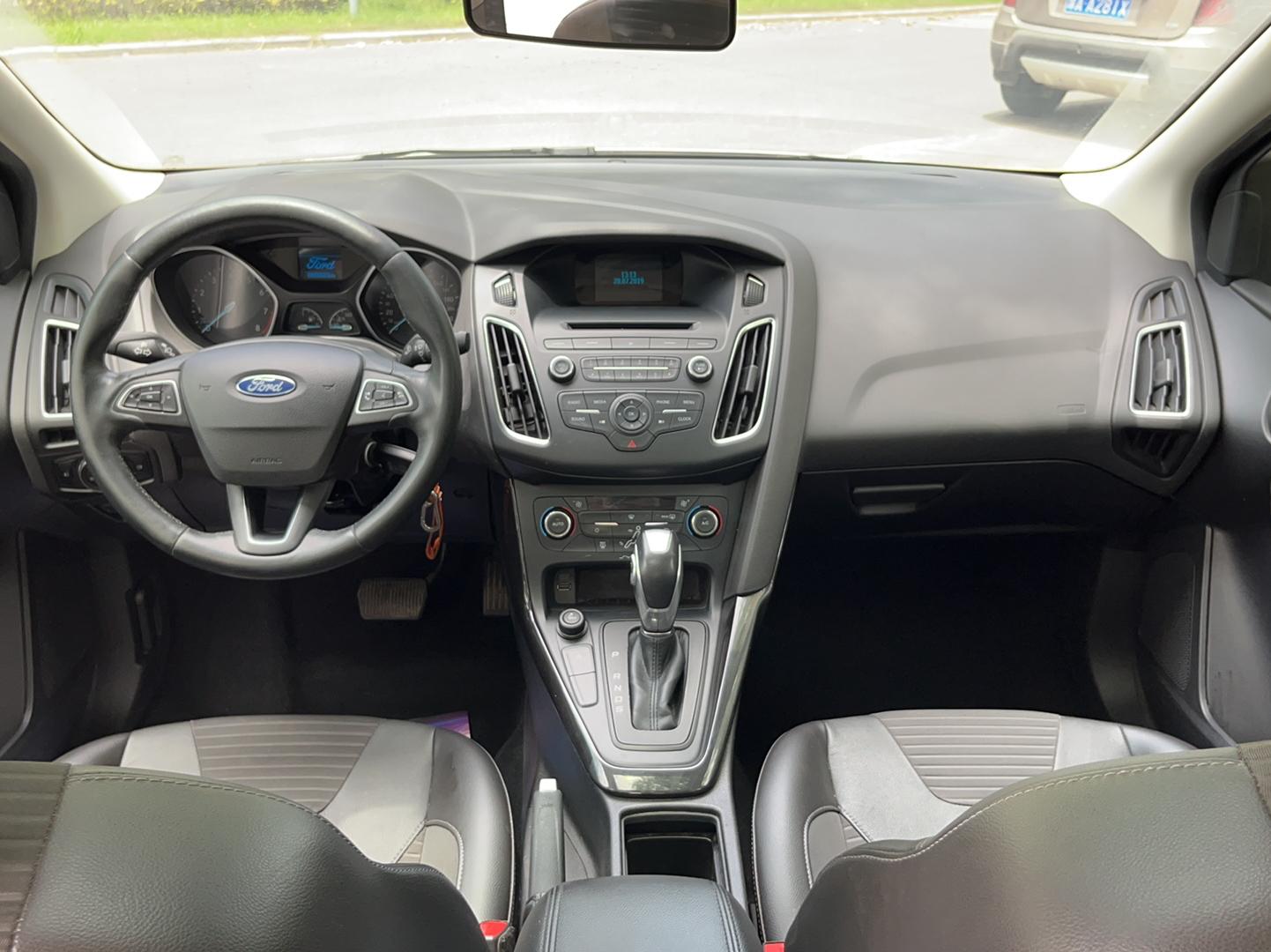 福特 福克斯 2015款 三厢 EcoBoost 125 自动超能风尚型