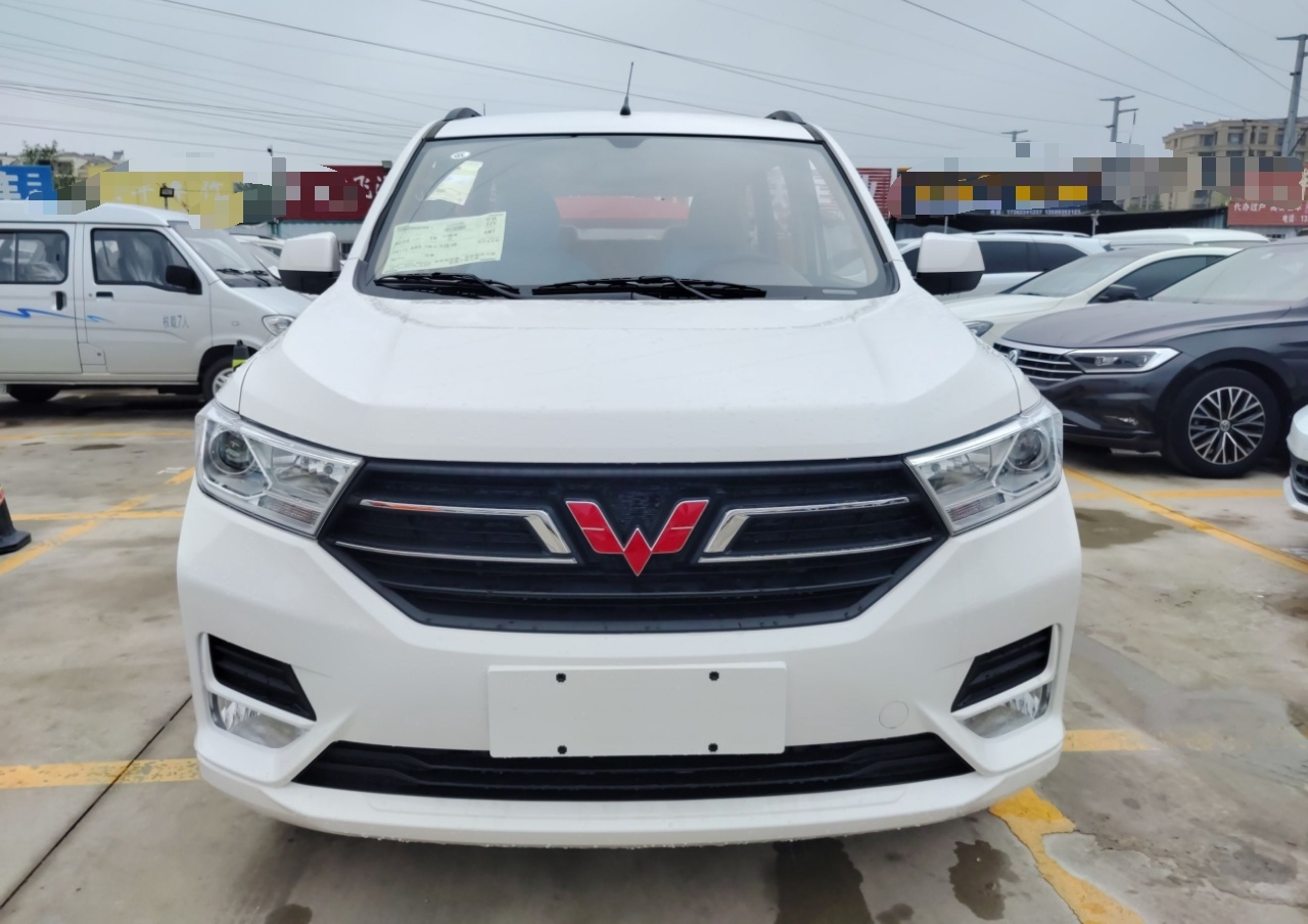 五菱汽车 五菱宏光 2021款 1.5L改款 S标准型 电动助力LAR