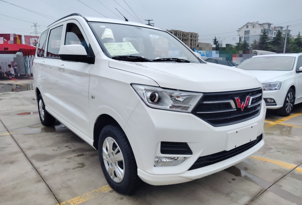 五菱汽车 五菱宏光 2021款 1.5L改款 S标准型 电动助力LAR