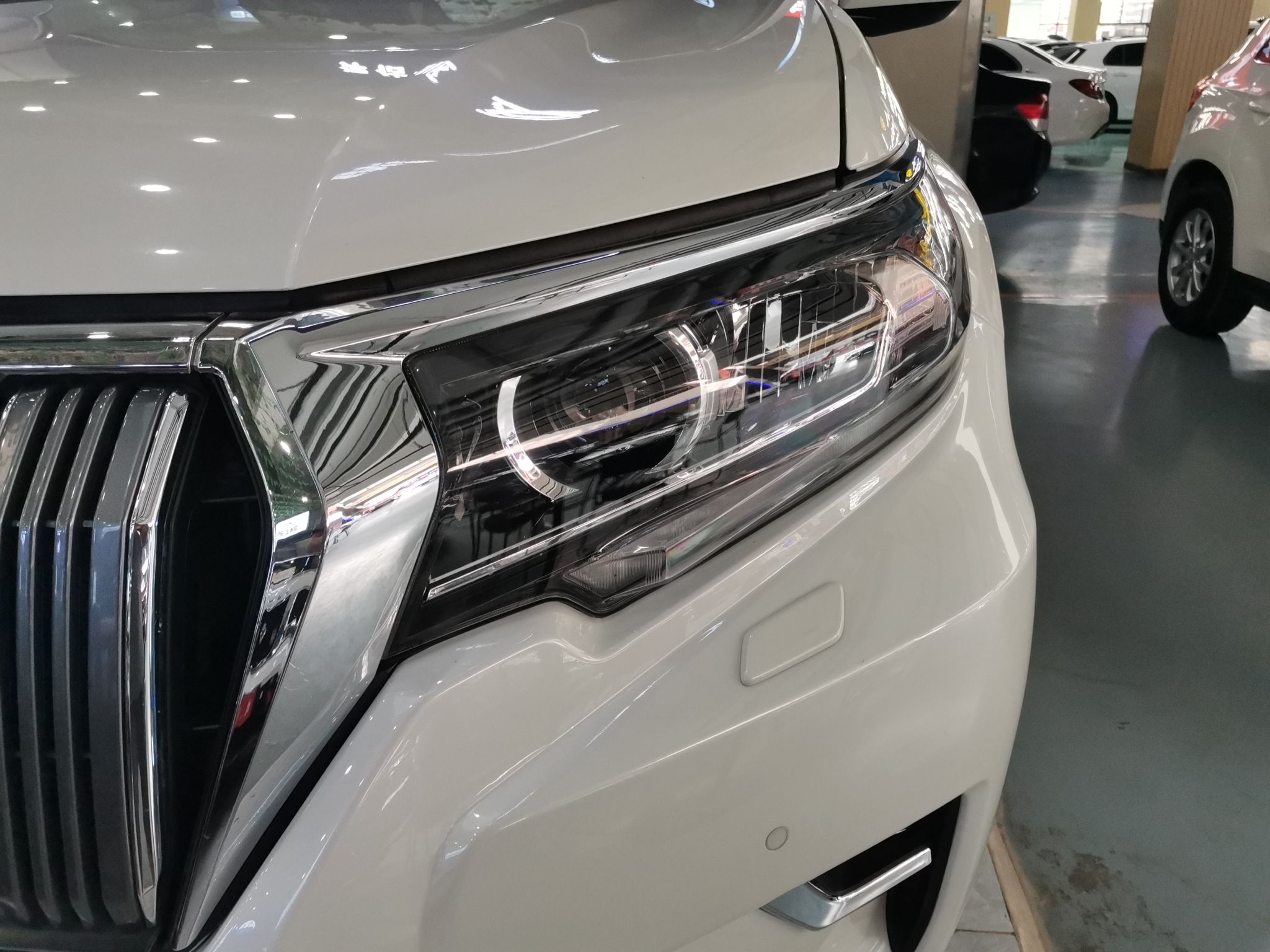 丰田 普拉多 2018款 3.5L 自动TX-L后挂备胎