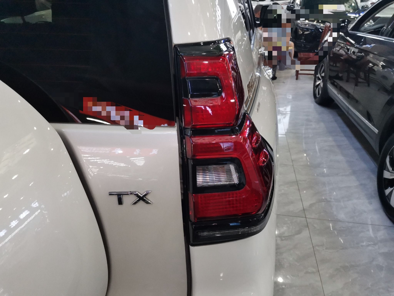 丰田 普拉多 2018款 3.5L 自动TX-L后挂备胎