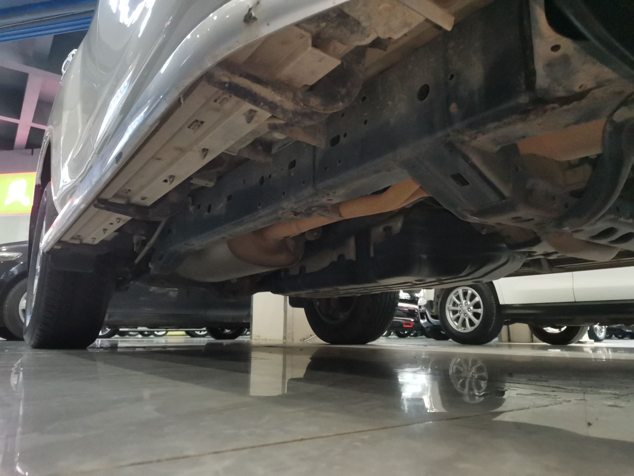 丰田 普拉多 2018款 3.5L 自动TX-L后挂备胎