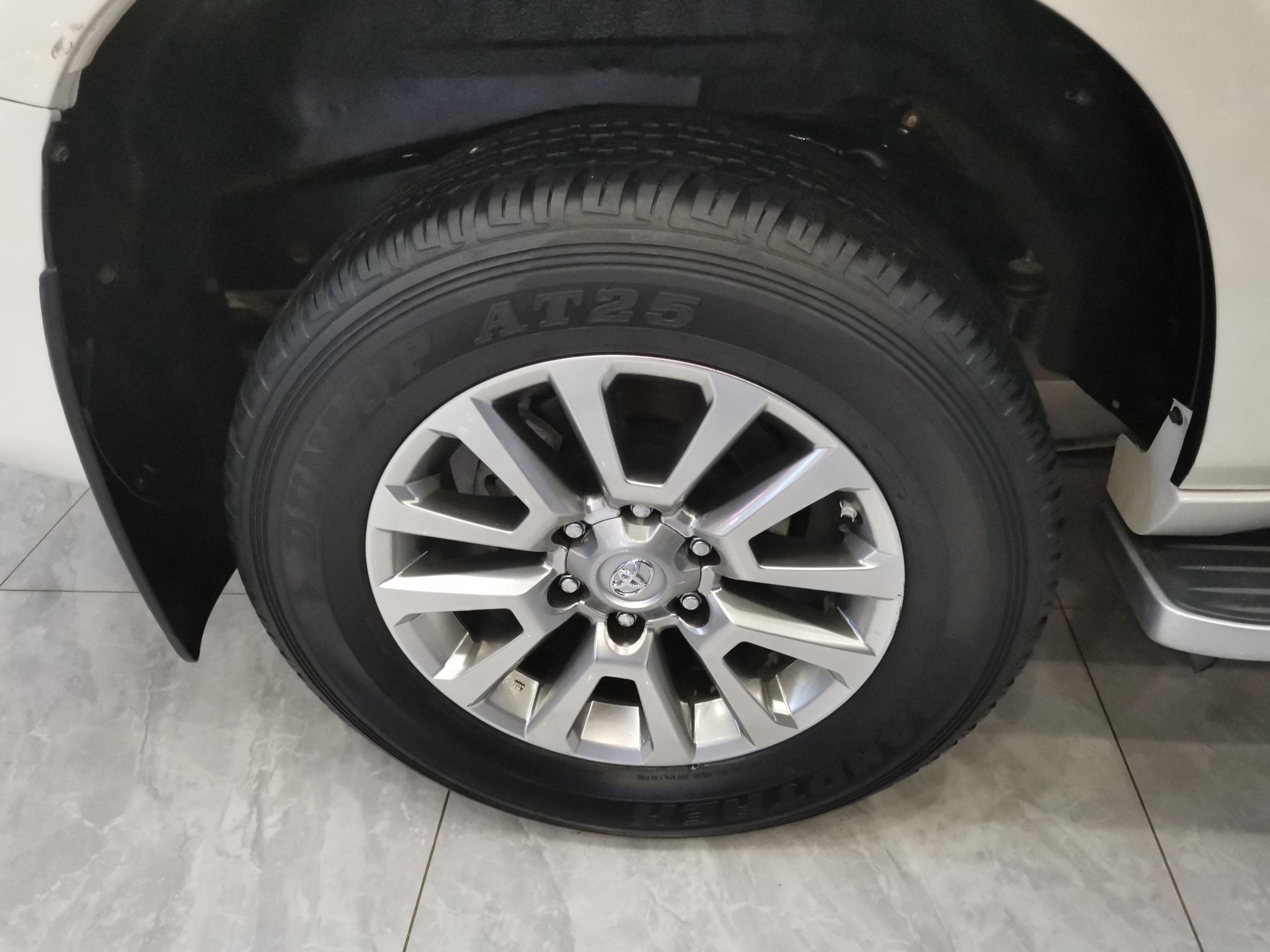 丰田 普拉多 2018款 3.5L 自动TX-L后挂备胎