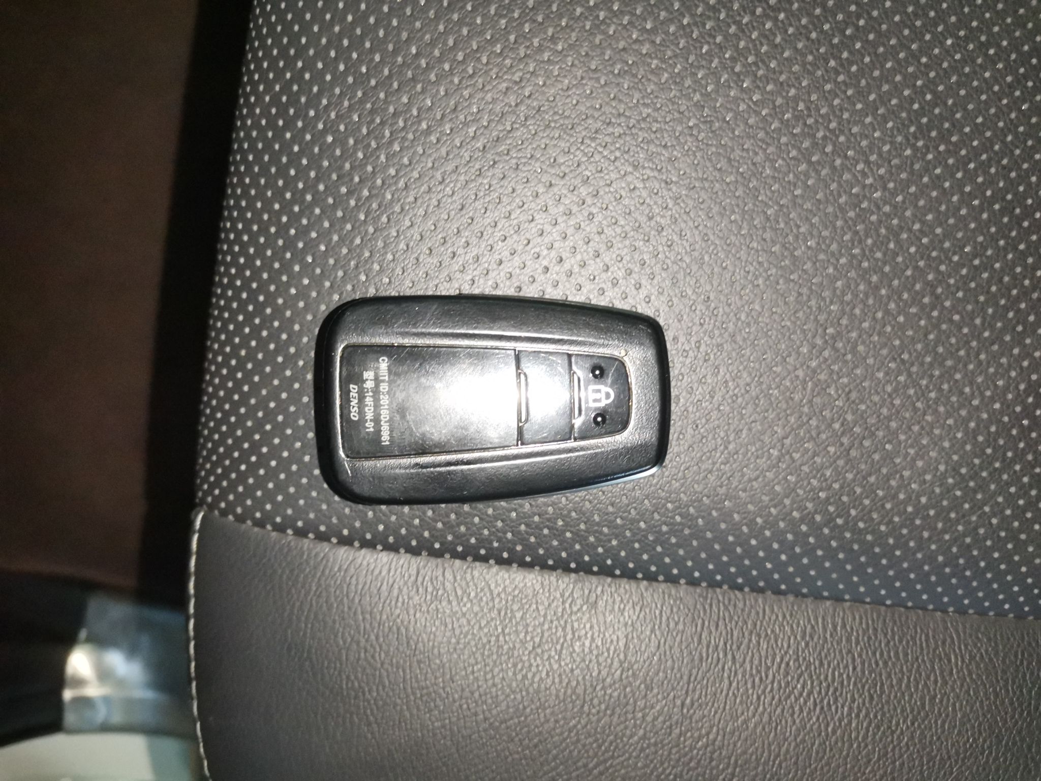 丰田 普拉多 2018款 3.5L 自动TX-L后挂备胎