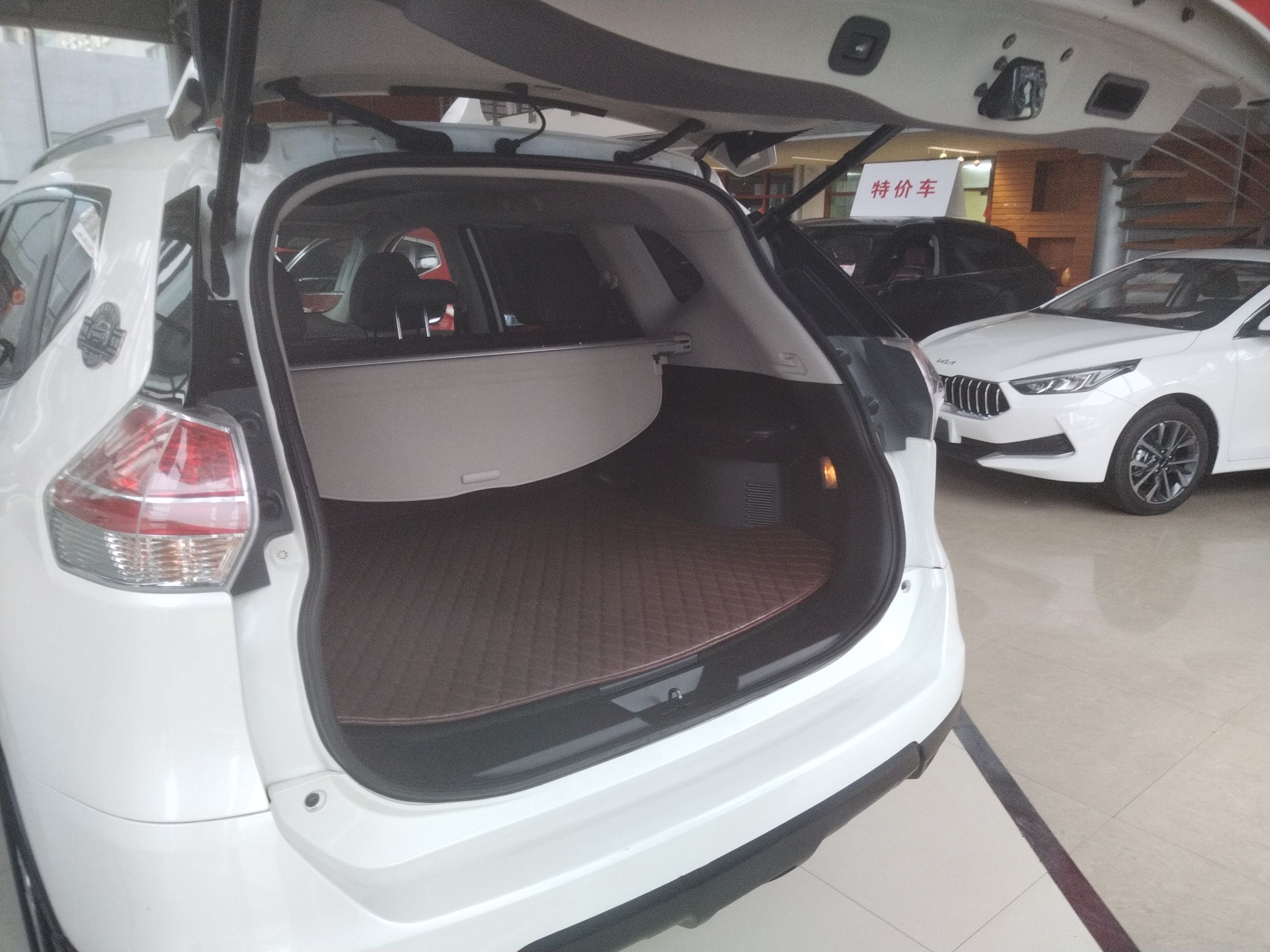 丰田 RAV4 2020款 2.0L CVT四驱风尚版