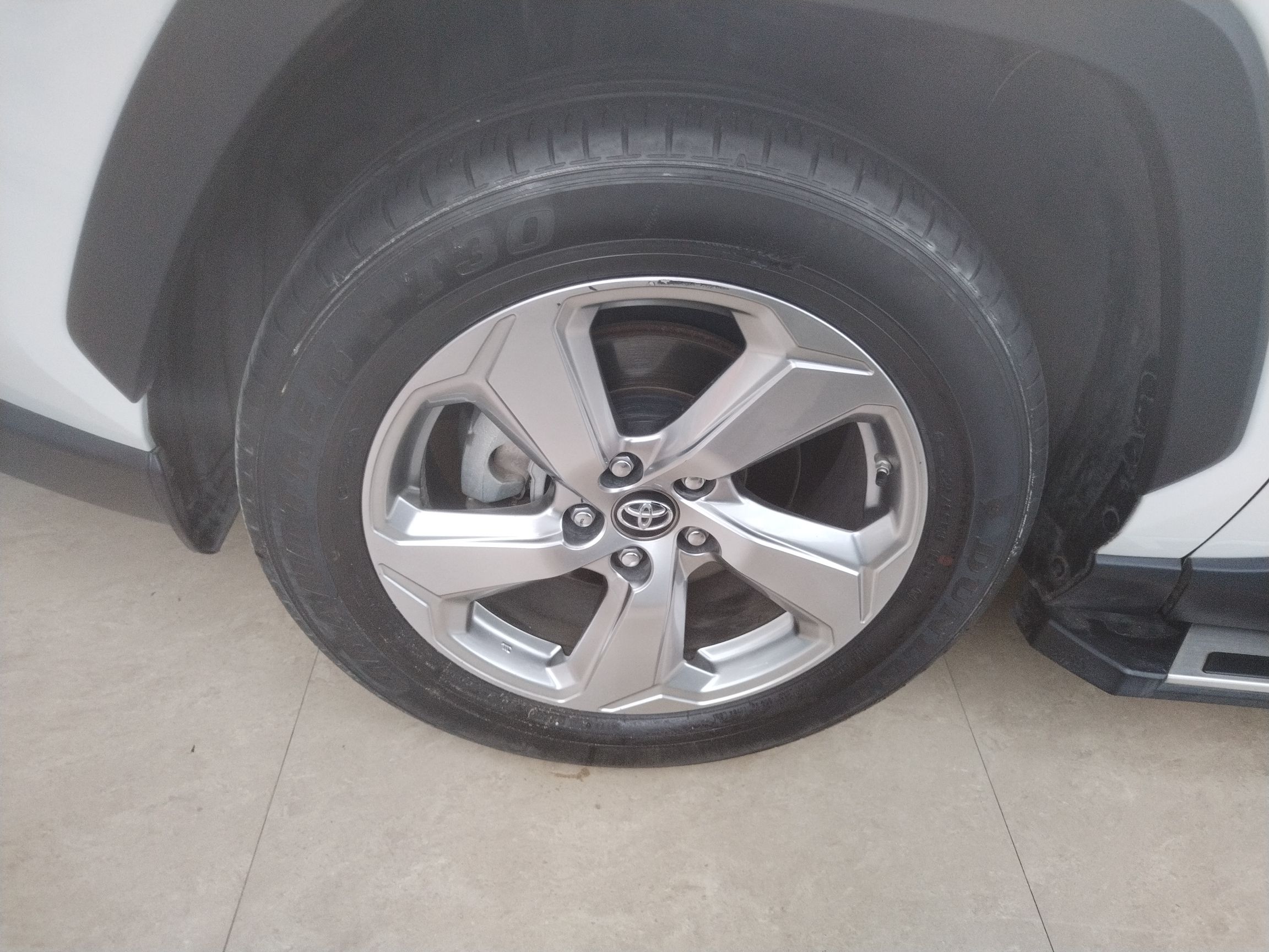 丰田 RAV4 2020款 2.0L CVT四驱风尚版