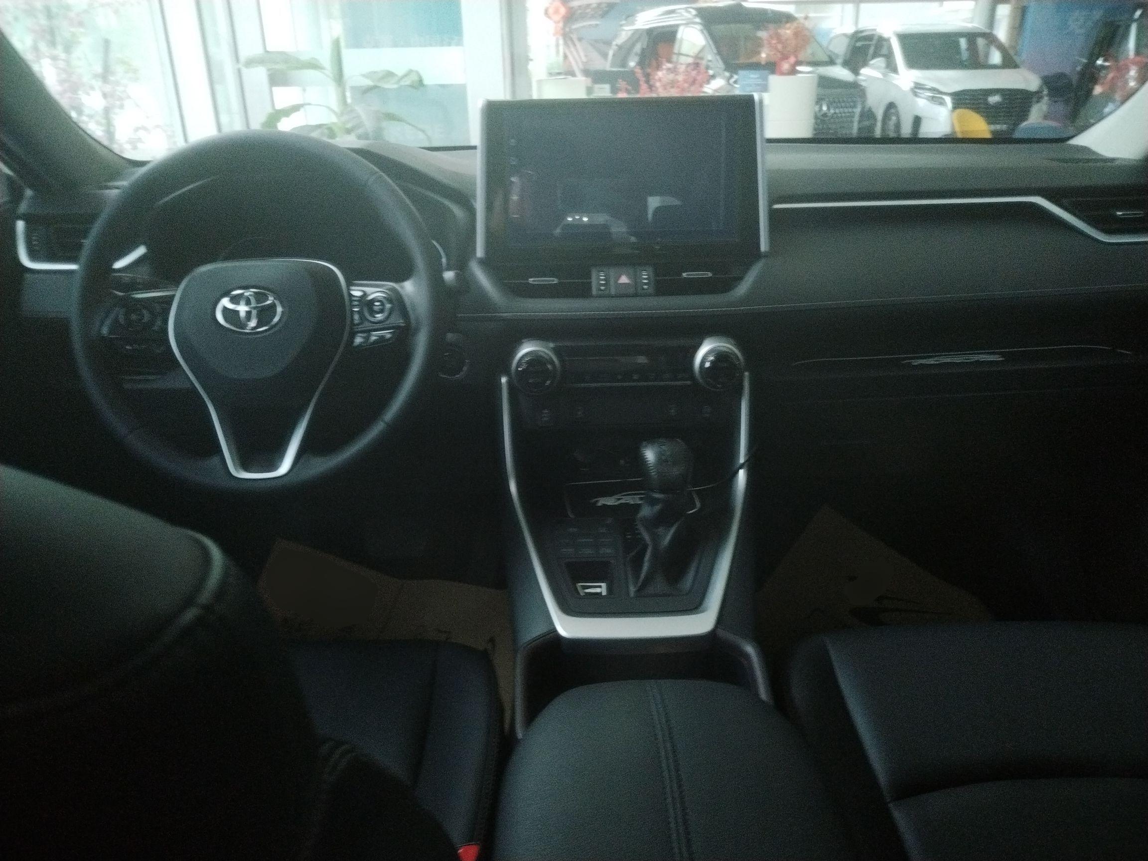 丰田 RAV4 2020款 2.0L CVT四驱风尚版