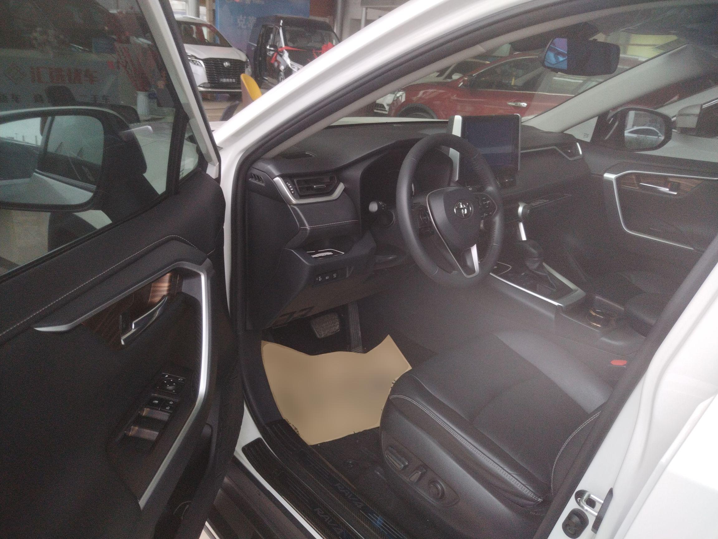 丰田 RAV4 2020款 2.0L CVT四驱风尚版