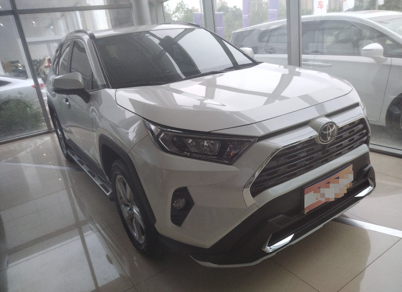 丰田 RAV4 2020款 2.0L CVT四驱风尚版