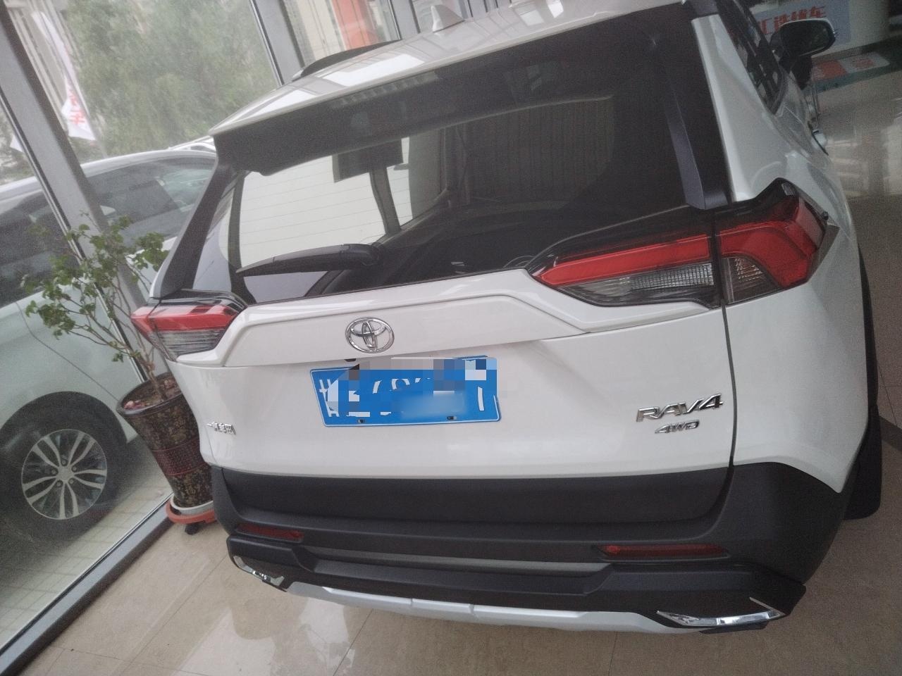 丰田 RAV4 2020款 2.0L CVT四驱风尚版