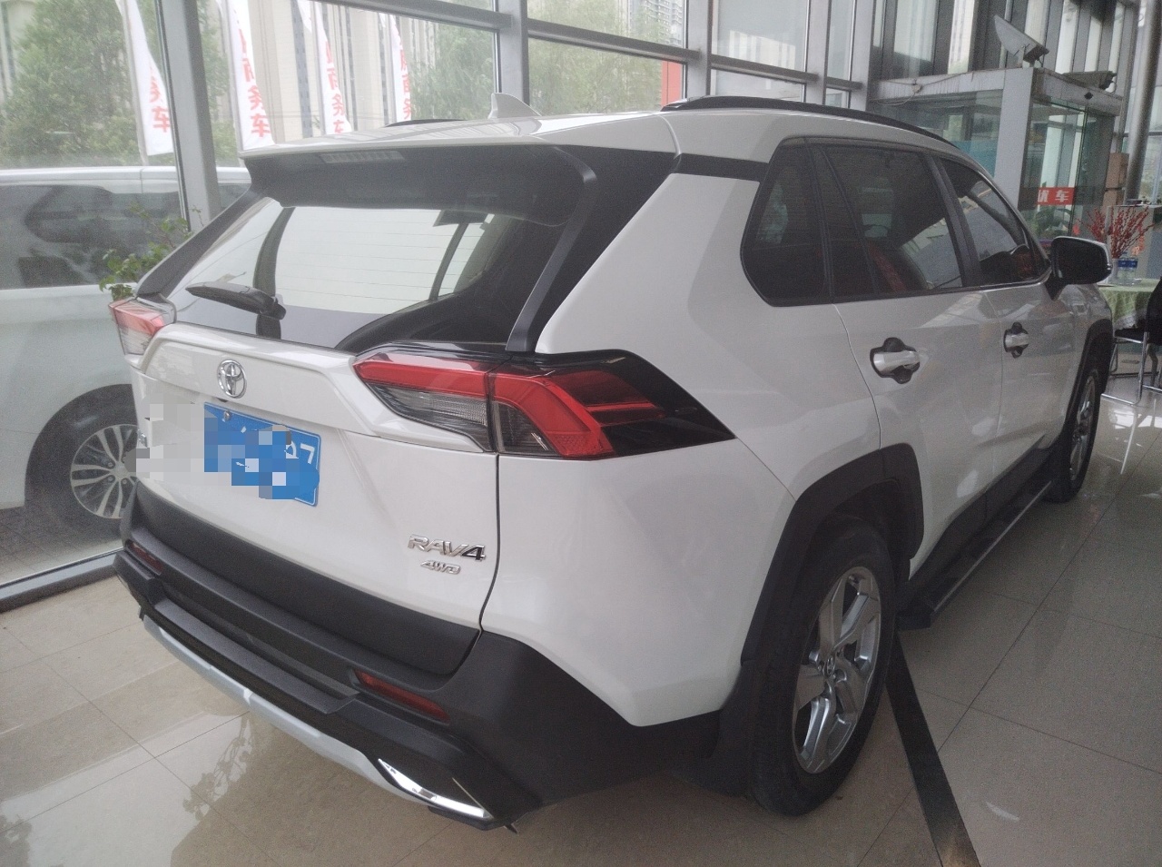 丰田 RAV4 2020款 2.0L CVT四驱风尚版