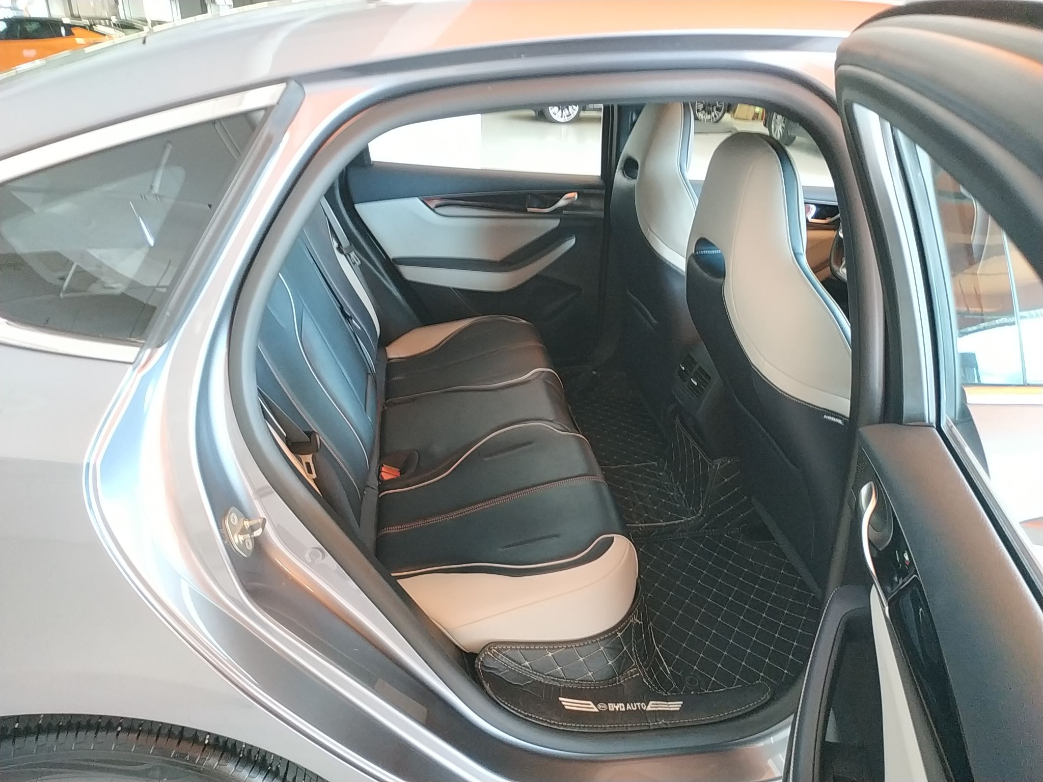 比亚迪 秦PLUS 2021款 DM-i 120KM 旗舰型